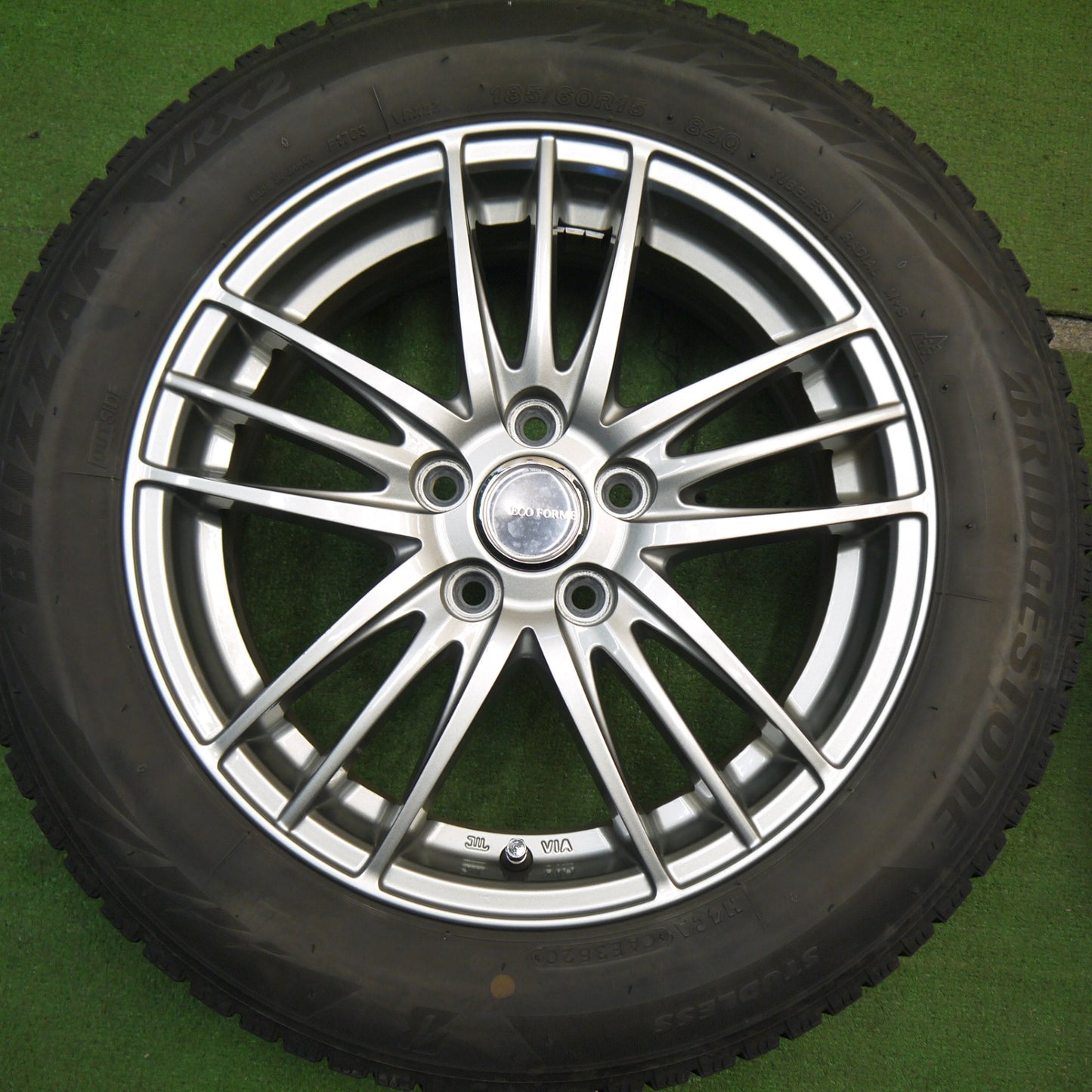 キレイ★シエンタ 等 185/60R15 スタッドレス ブリヂストン ブリザック VRX2 ECO FORME エコフォルム 15インチ PCD100/5H★5050703Hス