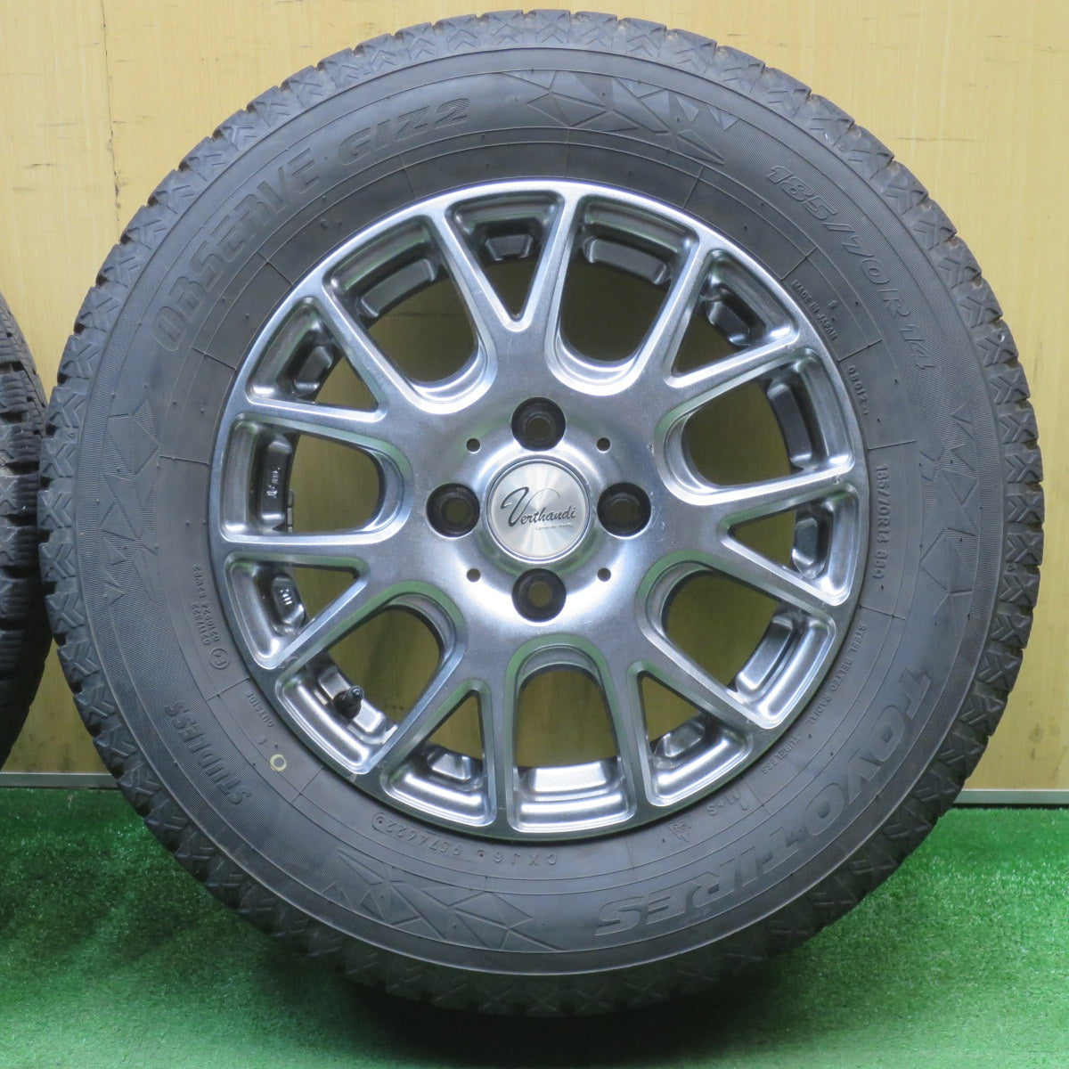 バリ溝！22年！9分★スタッドレス 185/70R14 トーヨー オブザーブ GIZ2 Verthandi ヴェルザンディ 14インチ PCD100/4H★6040601NJス