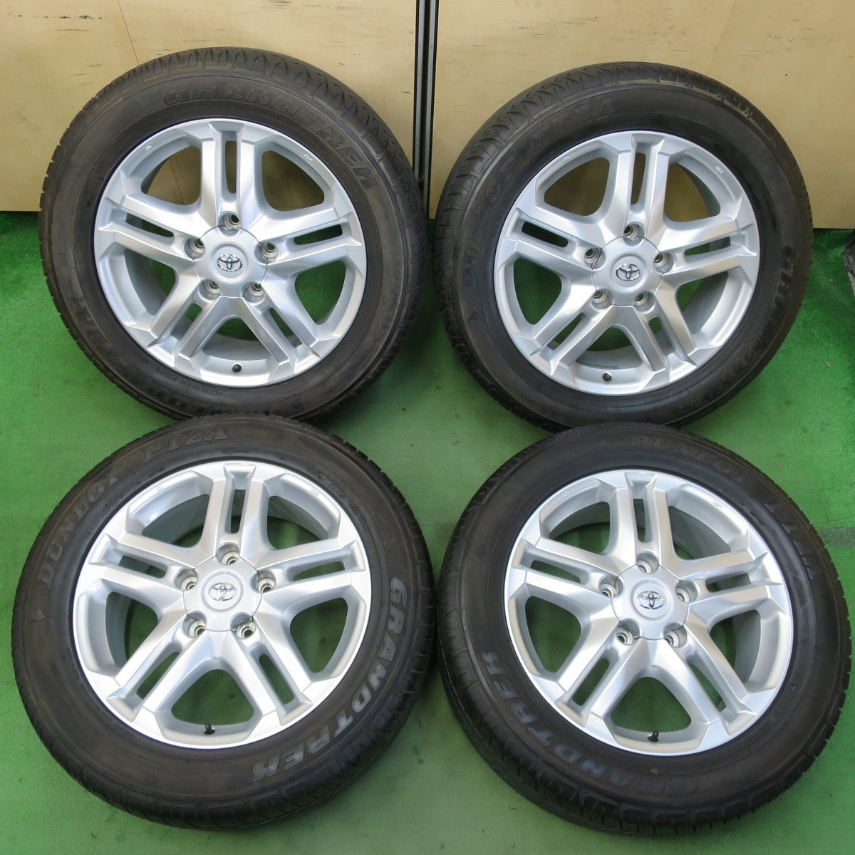 バリ溝！キレイ！9.5分★トヨタ ランクル 200 ZX 純正 285/50R20 ダンロップ PT2A グラントレック 20インチ PCD150/5H★5070204イノ