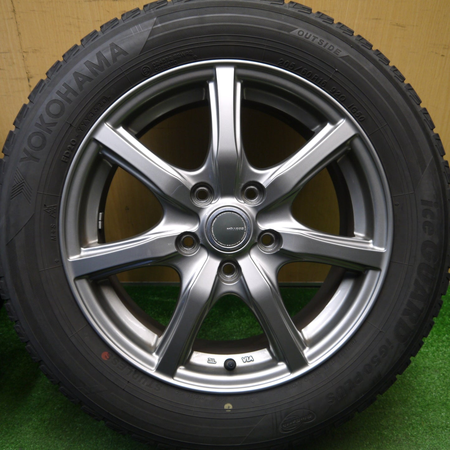 バリ溝！キレイ！8.5分★スタッドレス 205/60R16 ヨコハマ アイスガード iG50 プラス MILLOUS Ki ミルアス 16インチ PCD114.3/5H★6011404Hス