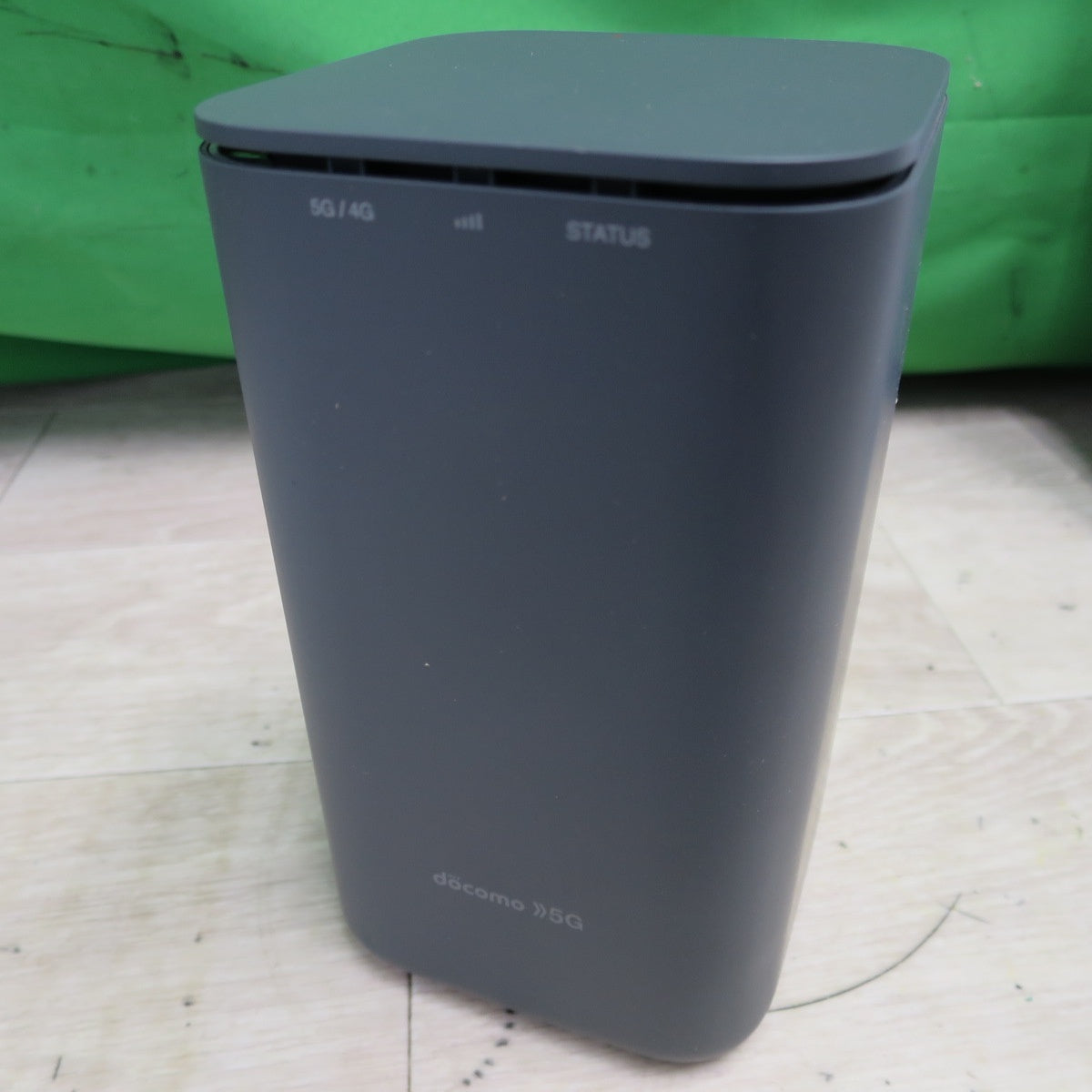 [送料無料] 美品☆NTT docomo ドコモ home 5G ホーム ルーター HR01 IMEI 判定○ Wi-Fi WIFI ダークグレー☆