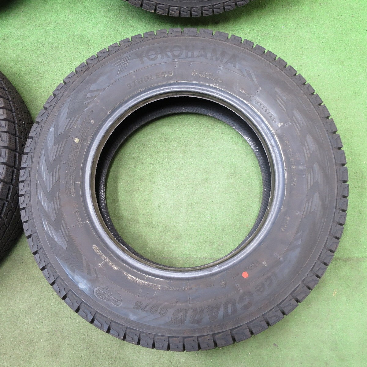 バリ溝！25年！ほぼ10分★スタッドレス 195/80R15 ヨコハマ アイスガード G075 タイヤ 15インチ ジムニーシエラ 等★6020202NGスタ