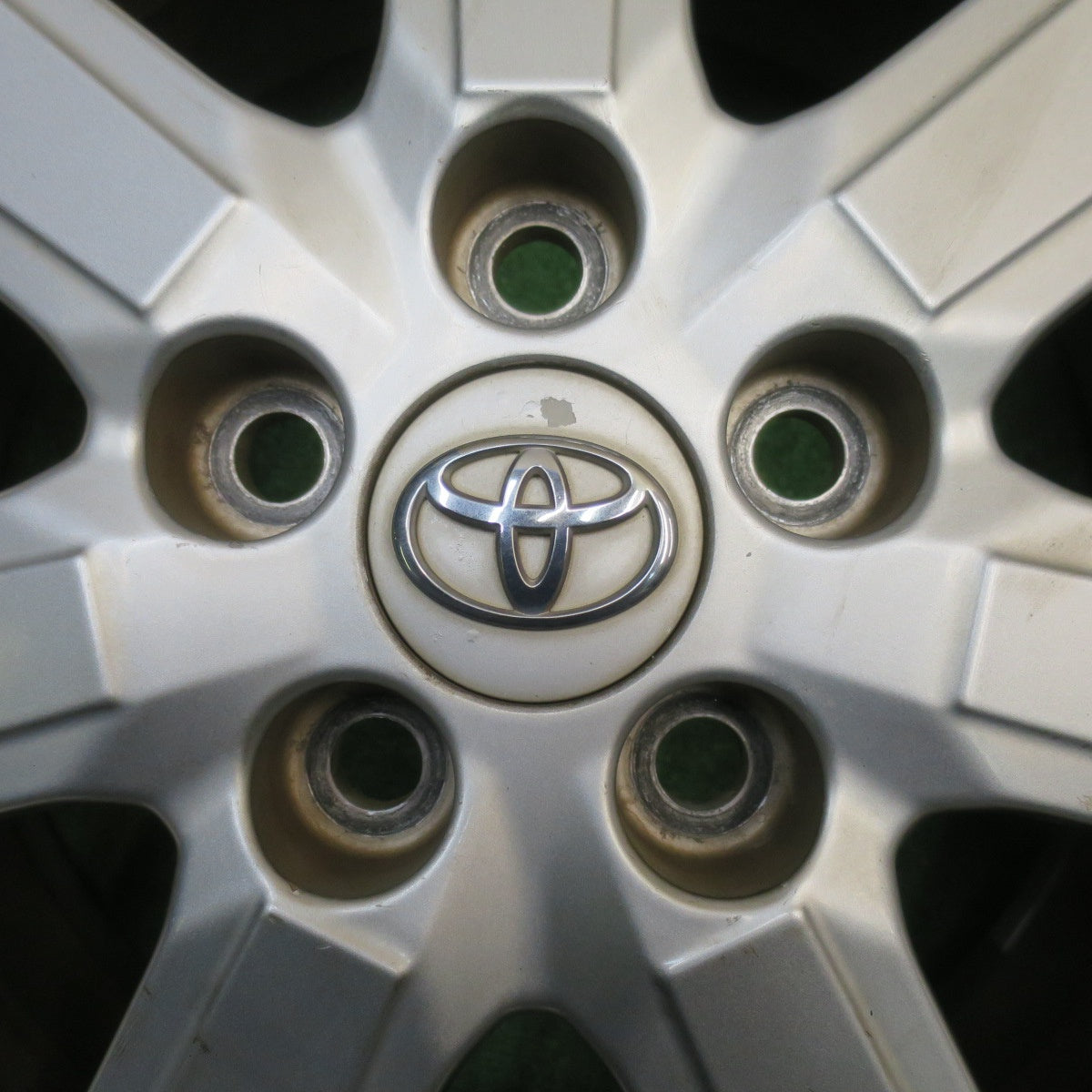 バリ溝！25年！9.5分★トヨタ 70系 ノア ヴォクシー 純正 205/60R16 オーバーテイク RV2 16インチ PCD114.3/5H★5110502NJノ