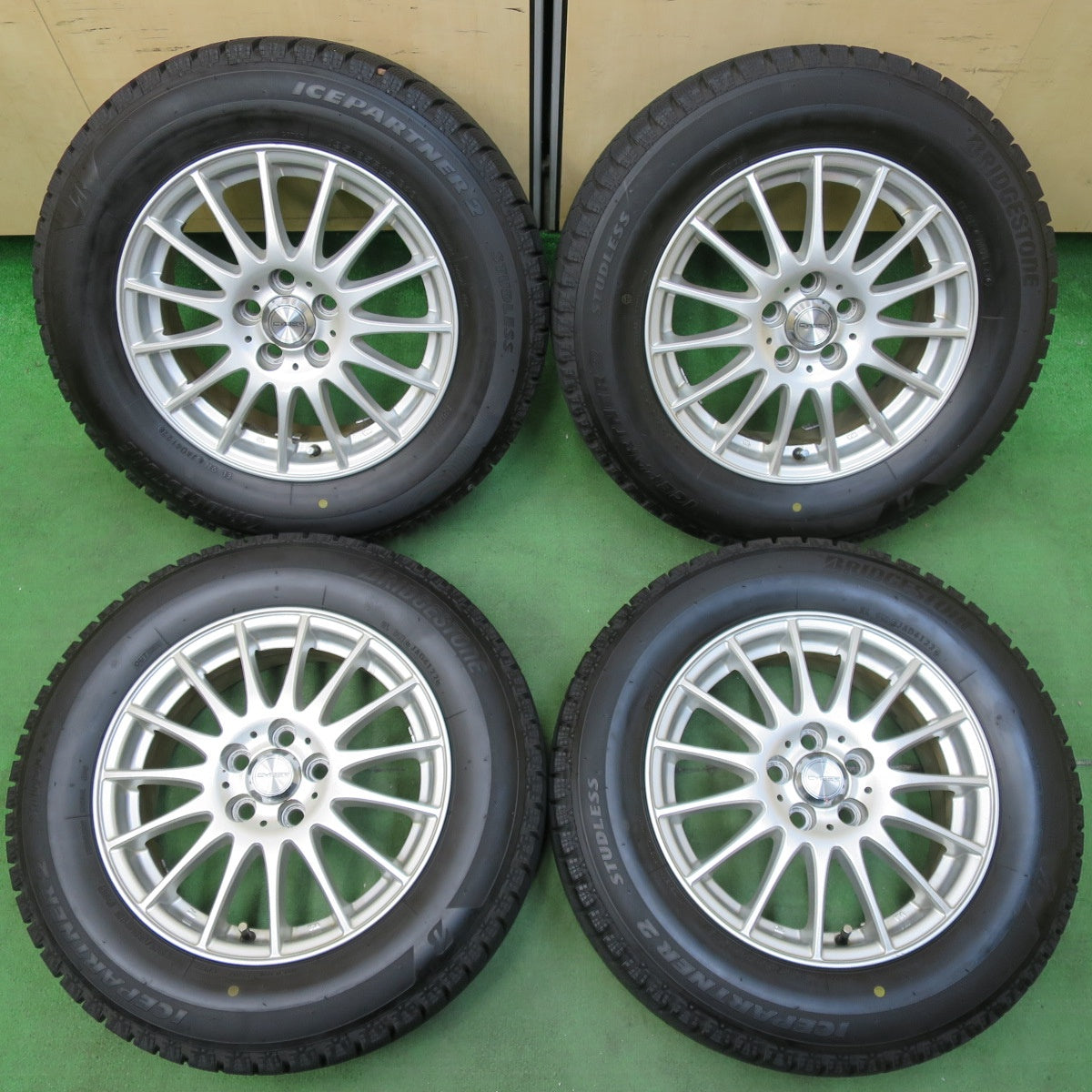 [送料無料] バリ溝！22年！9.5分★プリウス 等 195/65R15 スタッドレス ブリヂストン アイスパートナー2 CYBER 15インチ PCD100/5H★5010412イス