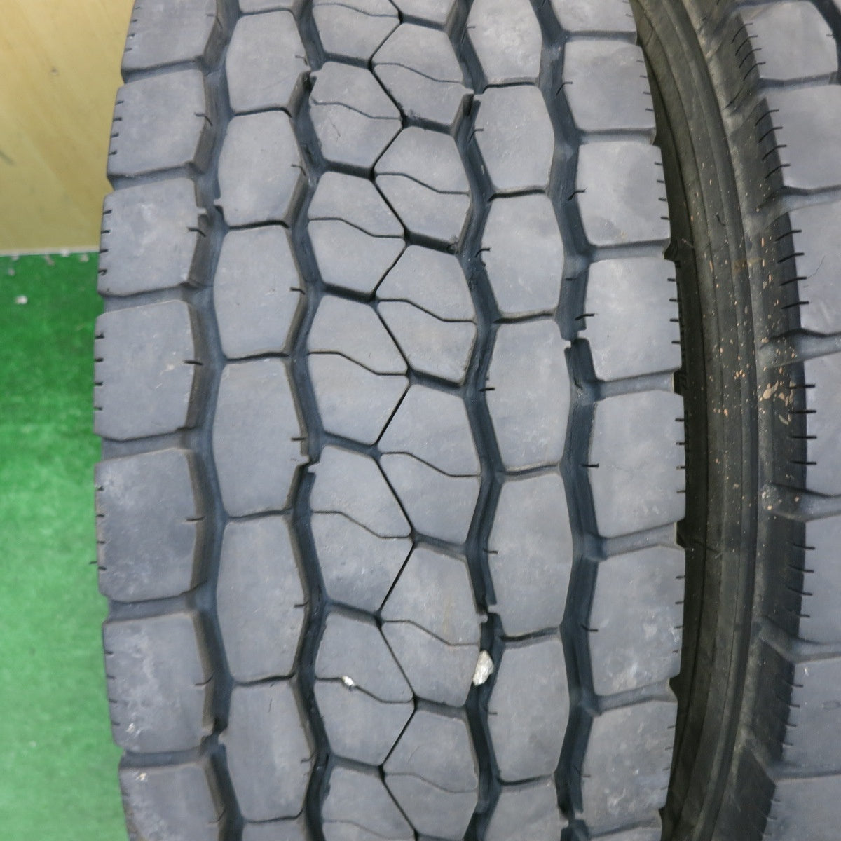 バリ溝！8.5分！6本★トラック タイヤ 215/70R17.5 123/121J ブリヂストン M800 ミックス オールシーズン 17.5インチ★6072908KKスタ