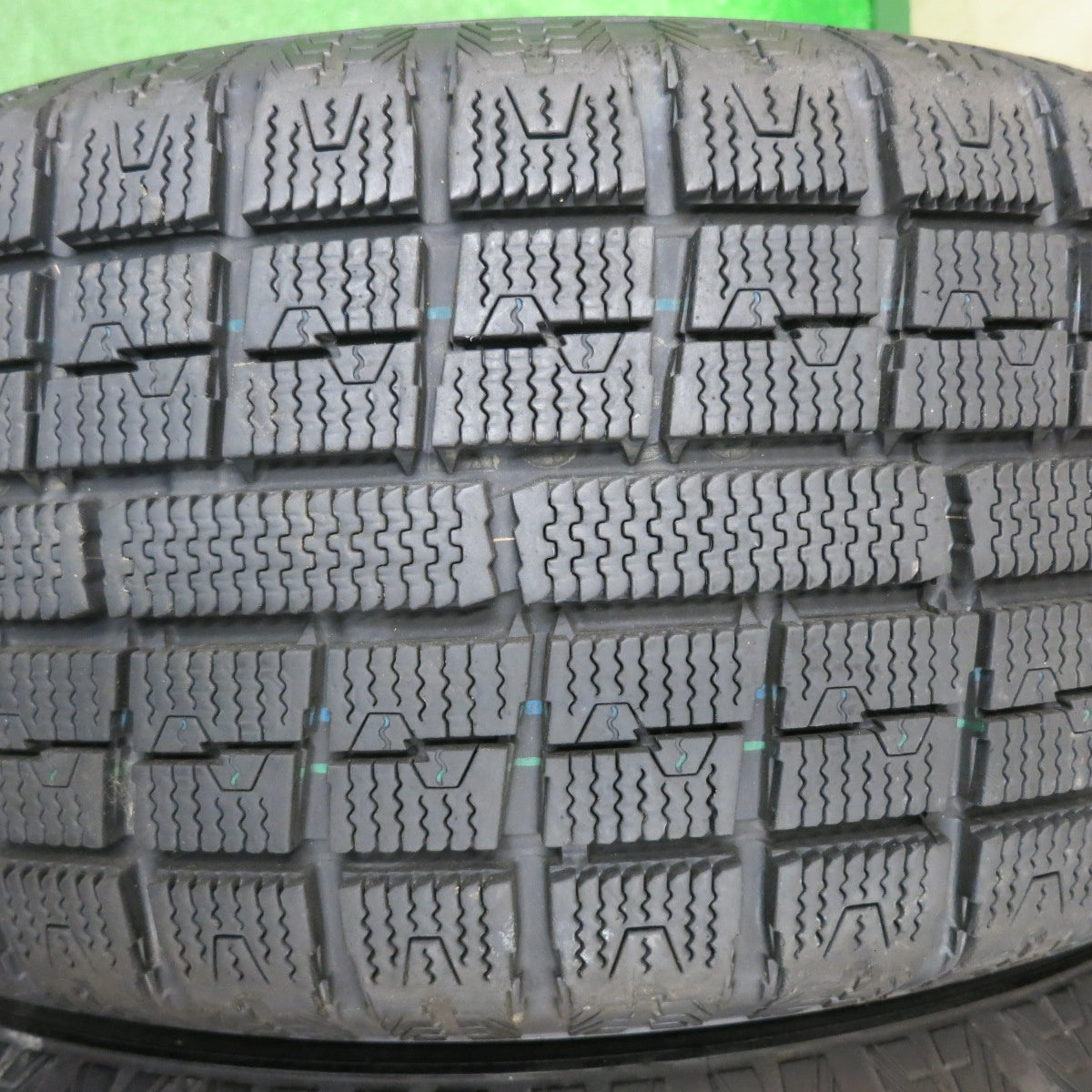 [送料無料] バリ溝！キレイ！9.5分以上★スタッドレス 205/60R16 トーヨー ガリット G5 Humanline ヒューマンライン 16インチ PCD114.3/5H★4111908TNス