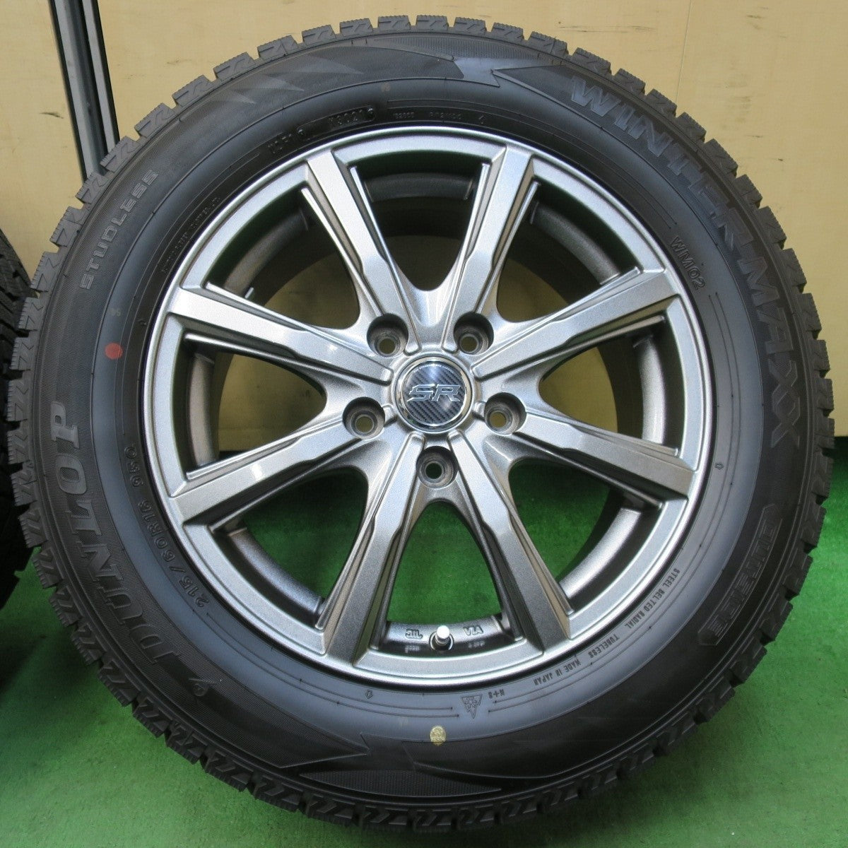タイヤほぼ未使用！21年！キレイ★スタッドレス 215/60R16 ダンロップ ウインターマックス WM02 STRANGER ストレンジャー 16インチ PCD114.3/5H★5022102イス
