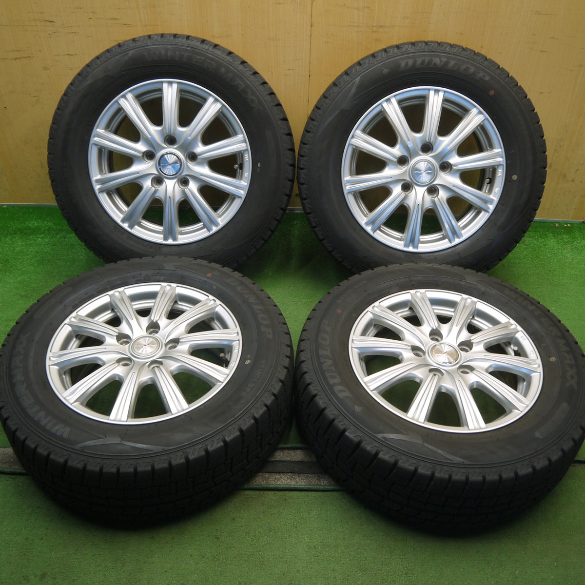 バリ溝！24年！キレイ！9.5分◎スタッドレス 205/65R15 ダンロップ ウインターマックス WM02 JOKER ジョーカー 15インチ PCD114.3/5H◎6090701Hス