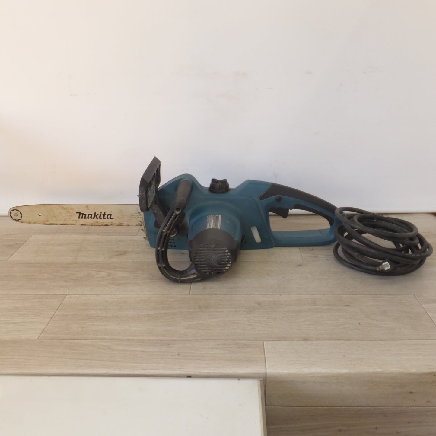 [送料無料] ★マキタ makita 350mm 電気チェンソー MUC3541　100V～ 15A 50-60Hz 1430W★