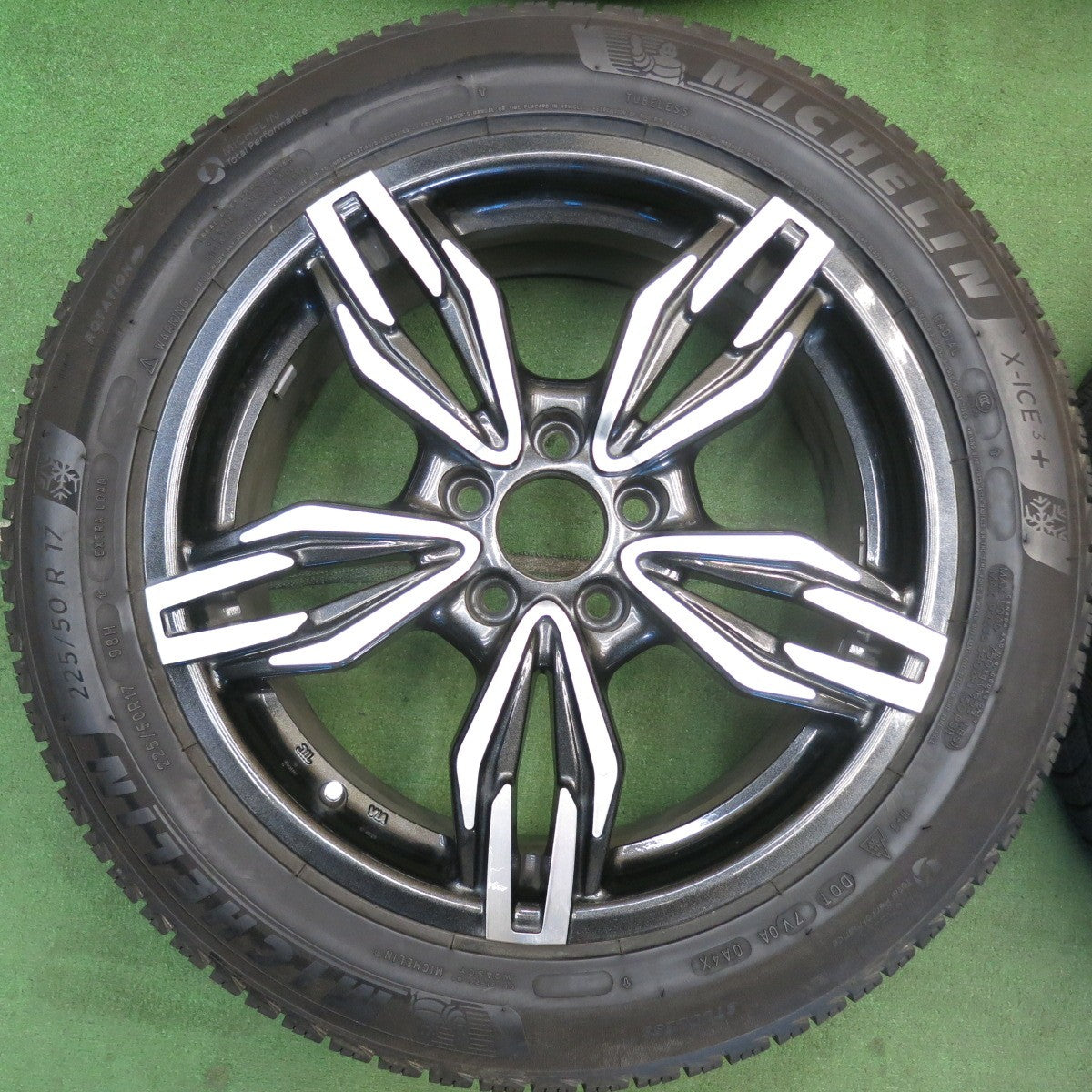 バリ溝！8.5分◎ボルボ 等 Eurobahn VTX 225/50R17 スタッドレス ミシュラン X-ICE3+ ユーロバーン 17インチ PCD108/5H◎6061402HAス