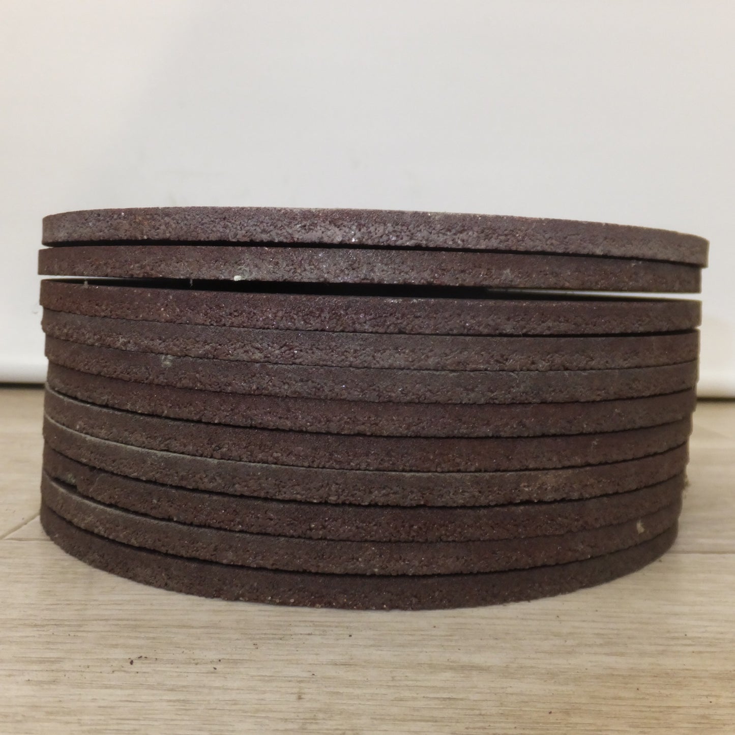 [送料無料] 未使用★グラインダー用 砥石 180mm　メーカー 形式 不明　茶色 11枚　黒色 21枚　セット★