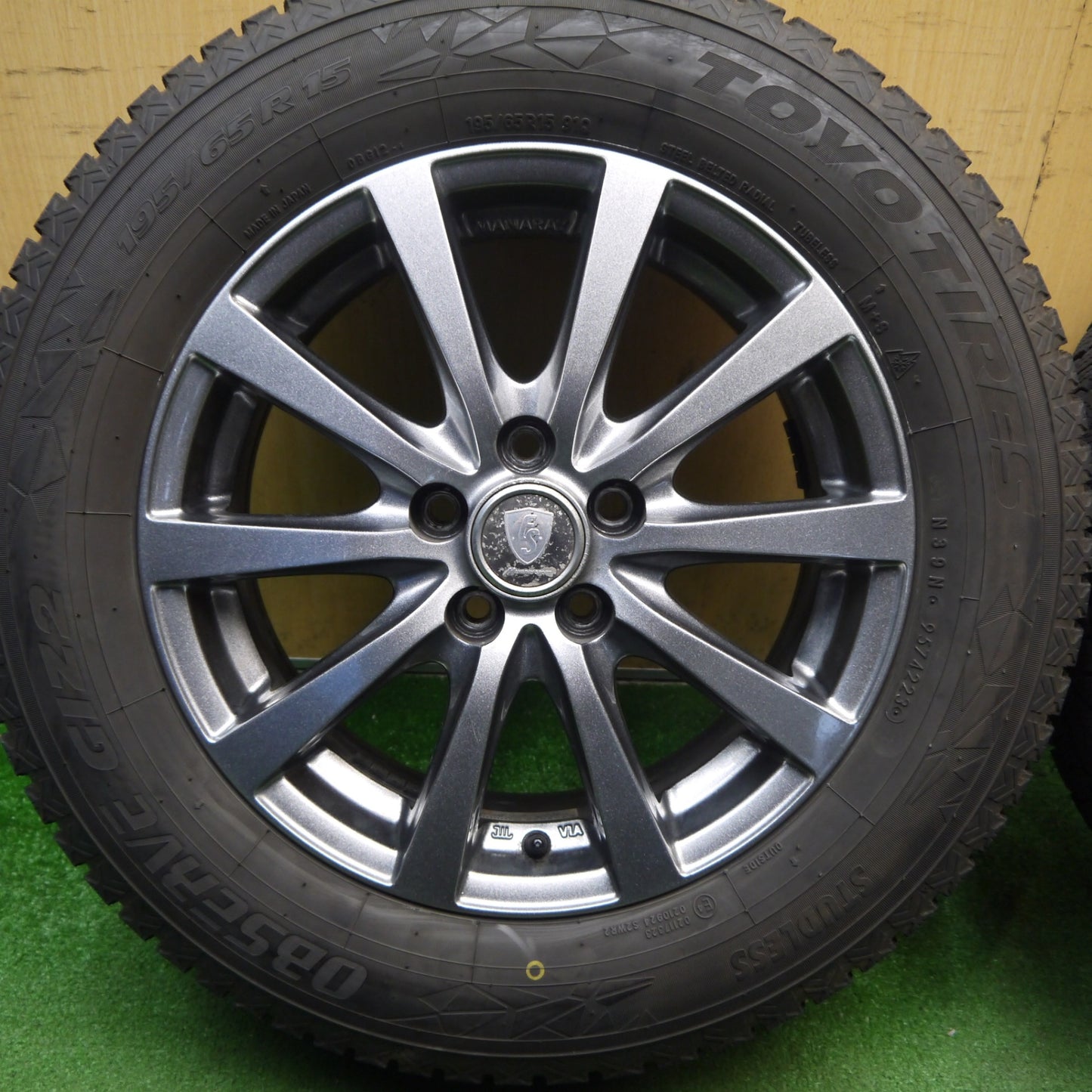 バリ溝！23年！9.5分★プリウス 等 195/65R15 スタッドレス トーヨー オブザーブ GIZ2 MANARAY SPORT マナレイ スポーツ 15インチ PCD100/5H★6033106Hス