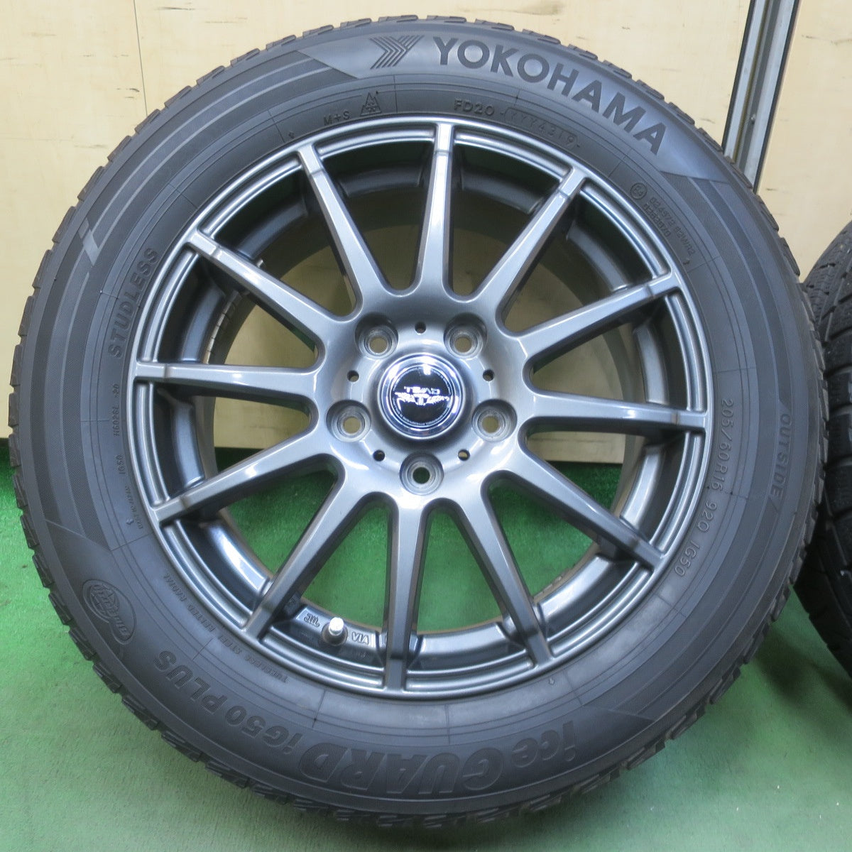 キレイ◎スタッドレス 205/60R16 ヨコハマ アイスガード iG50 プラス TEAD テッド 16インチ PCD114.3/5H◎6061502イス