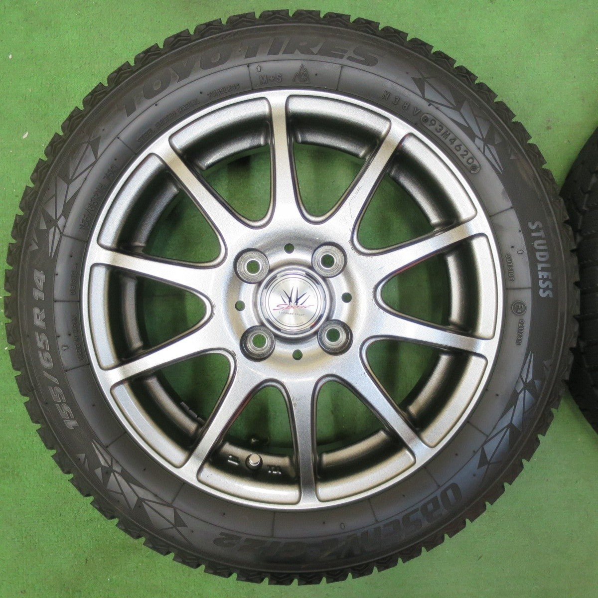 バリ溝！9.5分★LOXARNY SPORT BADX 155/65R14 スタッドレス トーヨー オブザーブ GIZ2 ロクサーニ 14インチ PCD100/4H★5011310イス