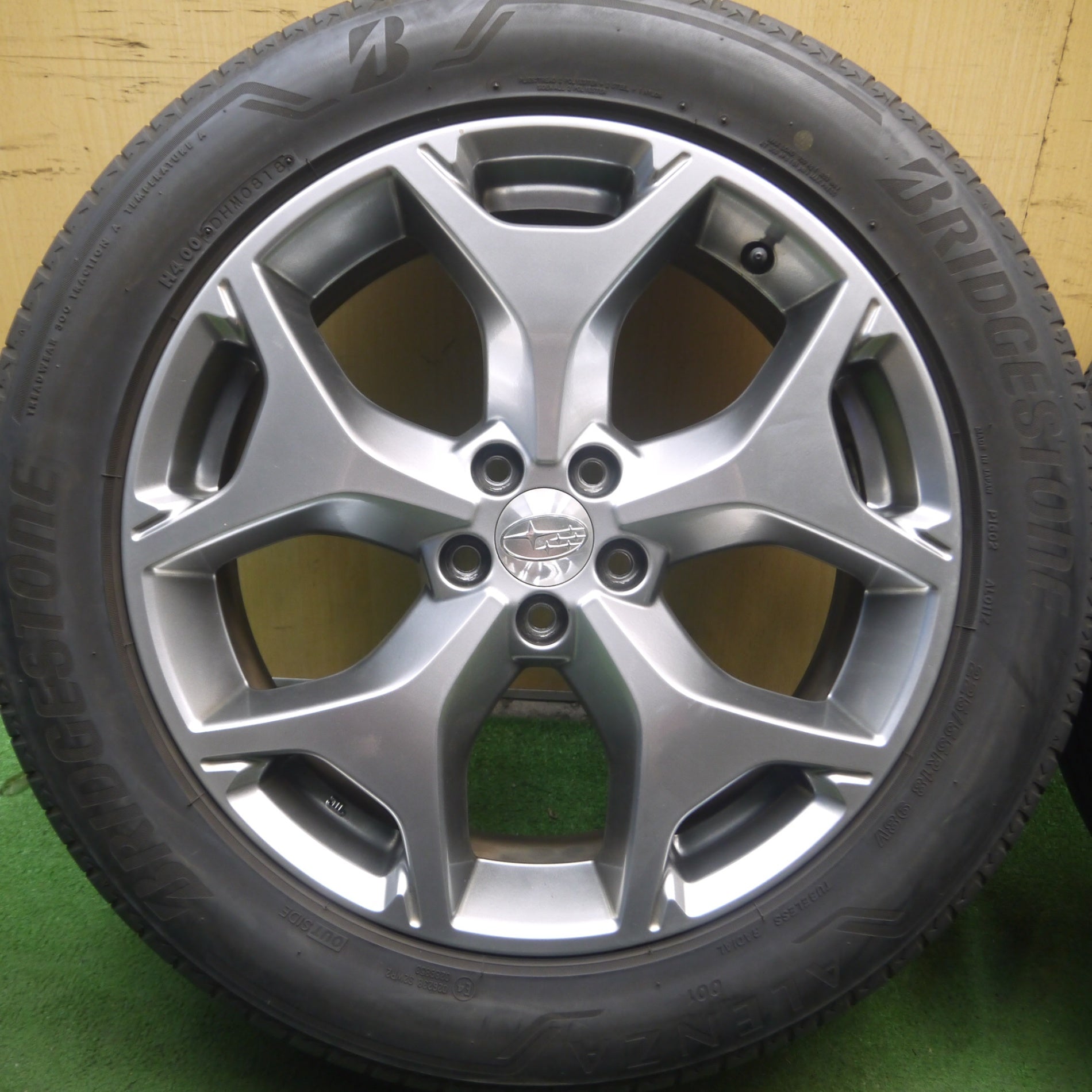 送料無料* キレイ☆スバル フォレスター 純正 225/55R18 ブリヂストン