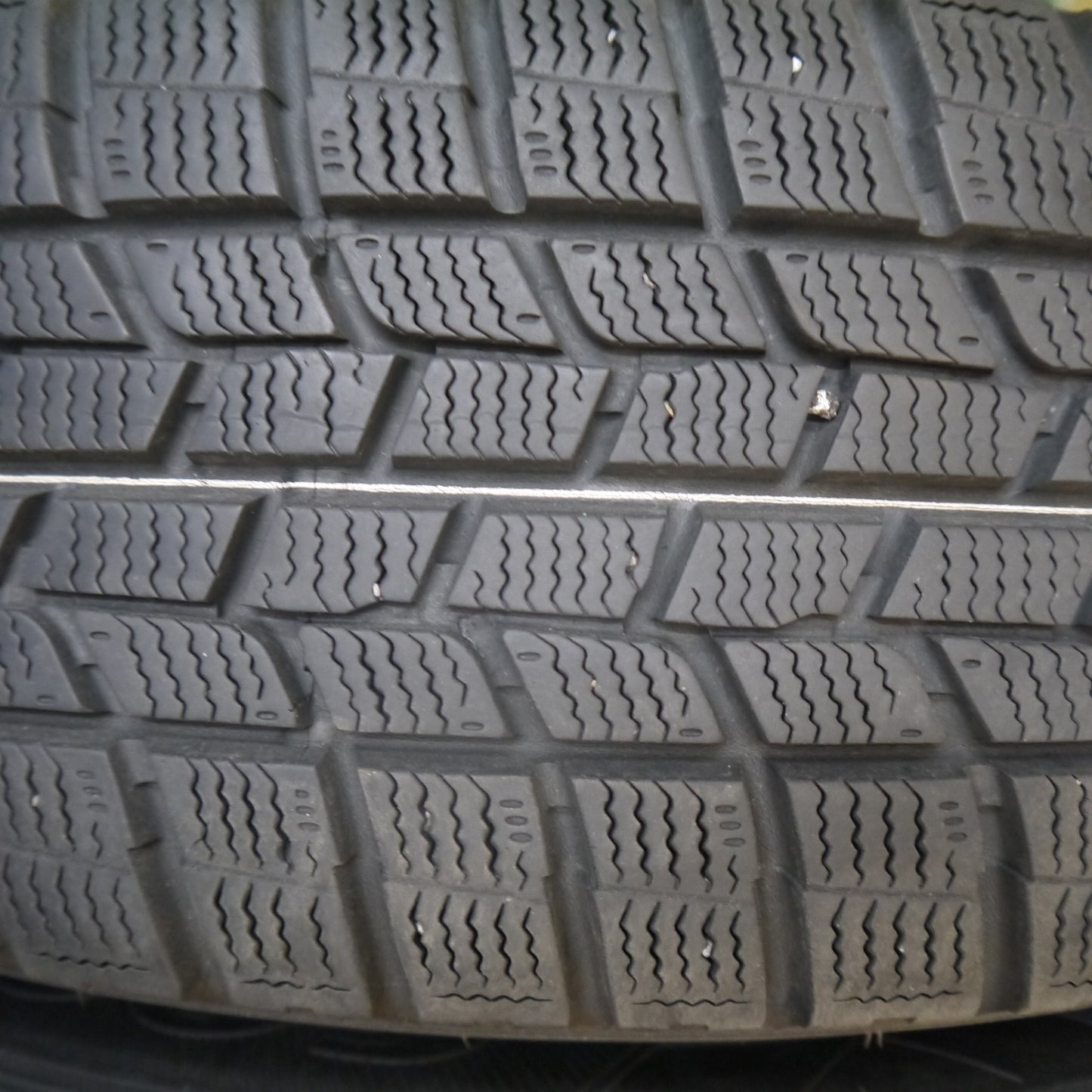 バリ溝！キレイ！8.5分★プリウス 等 195/65R15 スタッドレス グッドイヤー アイスナビ6 ravrion RS01 ラブリオン 15インチ PCD100/5H★6040703Hス