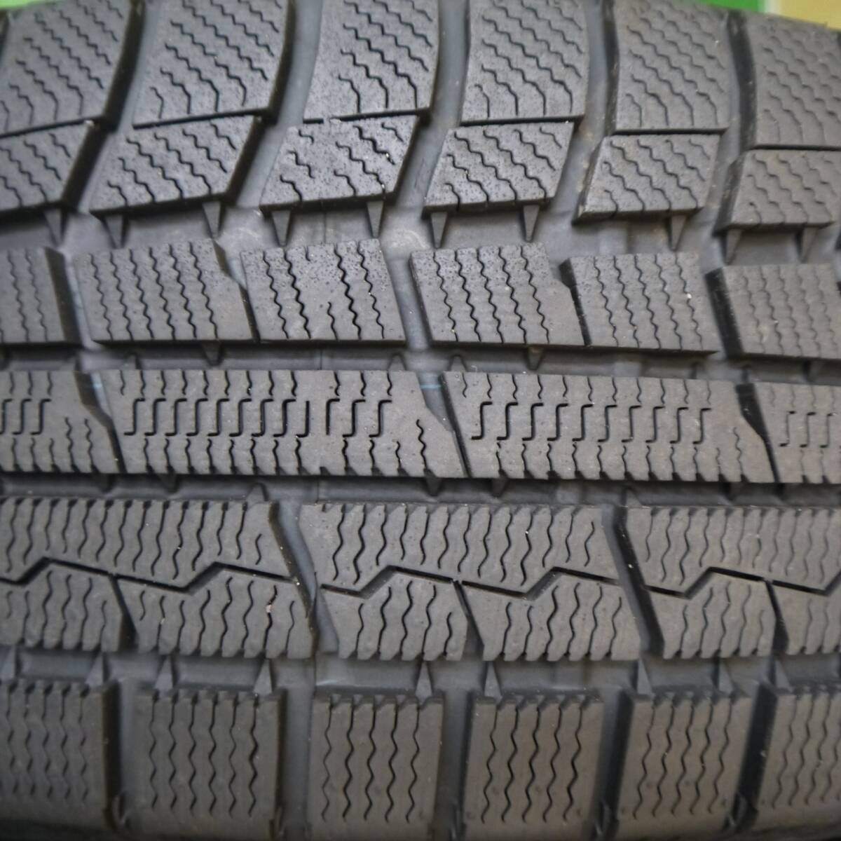バリ溝！23年！キレイ！9.5分★スタッドレス 215/65R16 トーヨー ウインター トランパス TX AZ Sports AZスポーツ 16インチ PCD114.3/5H★5111801Hス