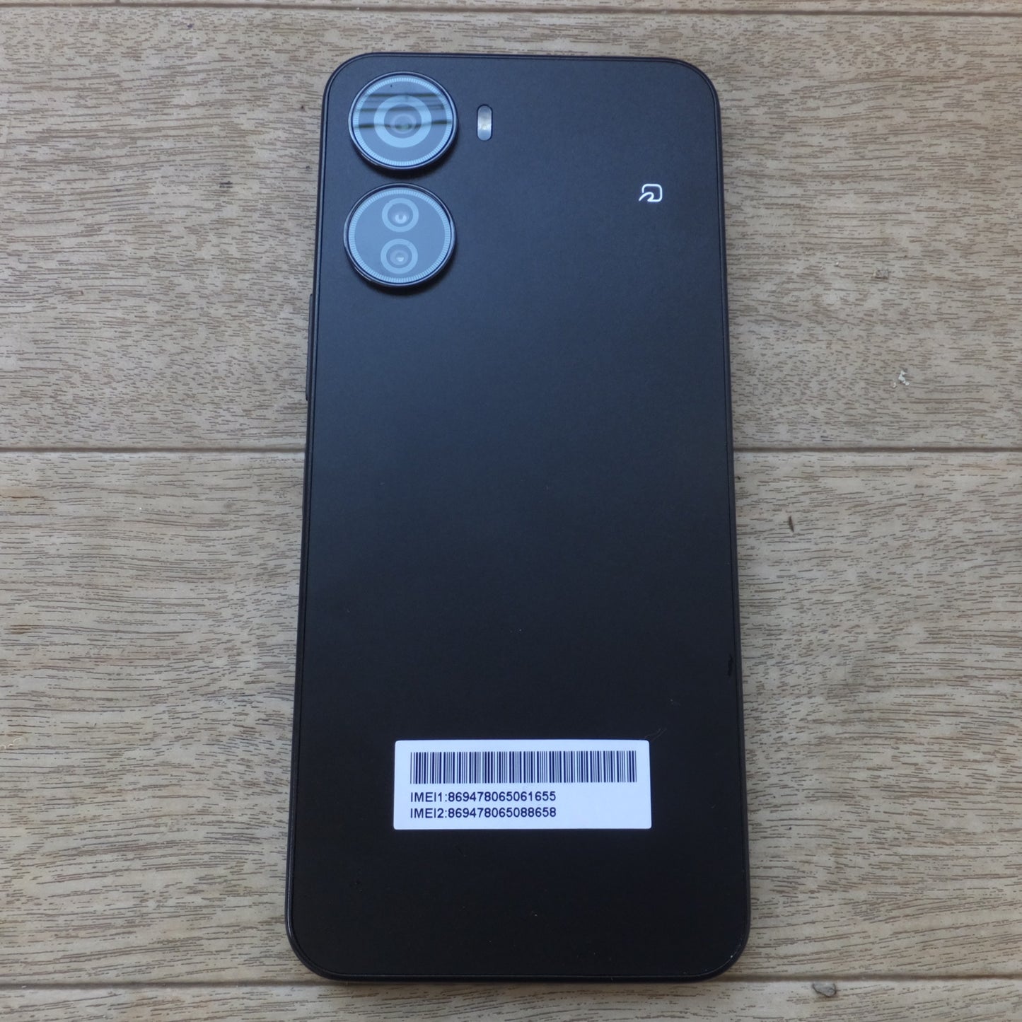 [送料無料] キレイ★ZTE スマートフォン Libero A302ZT　キャリア ソフトバンク 判定 ○★