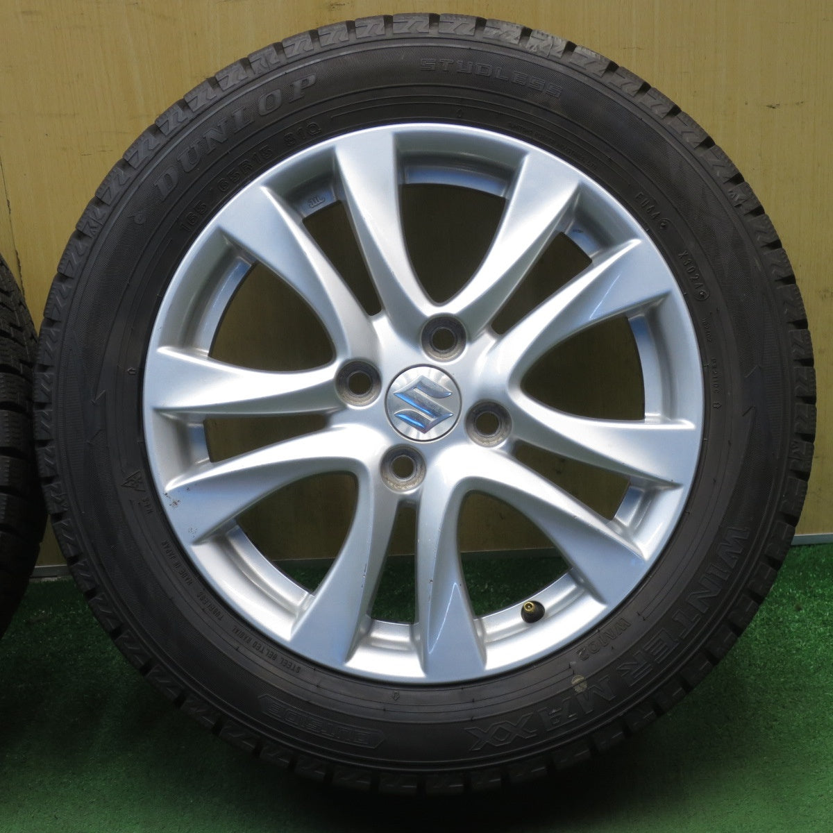 バリ溝！24年！9.5分◎スズキ MA36S ソリオ 純正 165/65R15 スタッドレス ダンロップ ウインターマックス WM02 15インチ PCD100/4H◎6082801NJス