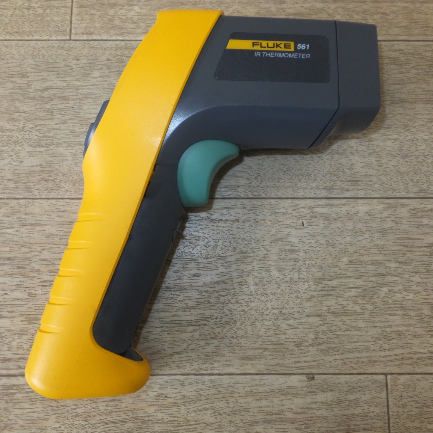 [送料無料] キレイ★フルーク FLUKE 放射温度計 IR THERMOMETER 561★