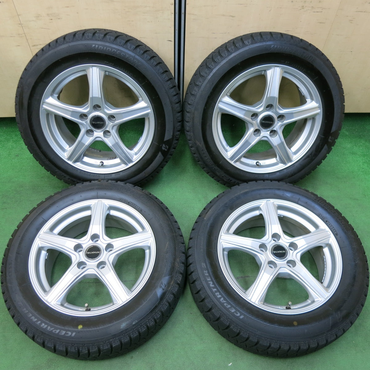 [送料無料] バリ溝！23年！キレイ！ほぼ10分★スタッドレス 205/60R16 ブリヂストン アイスパートナー2 BALMINUM バルミナ 16インチ PCD114.3/5H★4112905SYス
