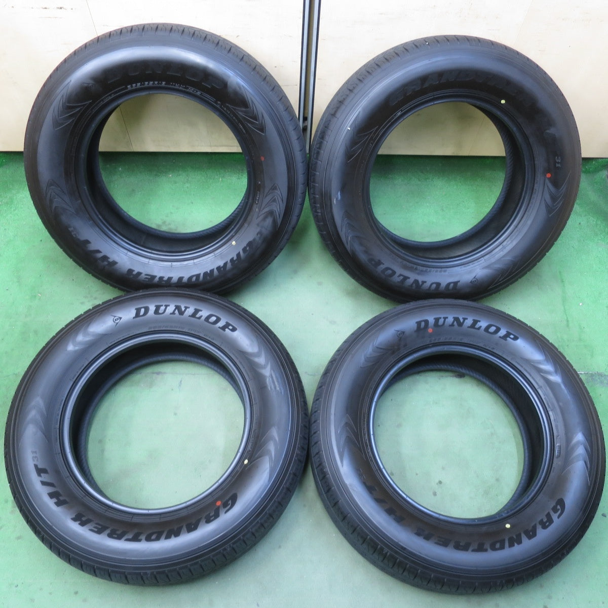 新車外し！25年★265/65R18 ダンロップ グラントレック H/T 31 タイヤ 18インチ レクサス LX ランクル 300 250 FJクルーザー エスカレード 等★6040103イノタ