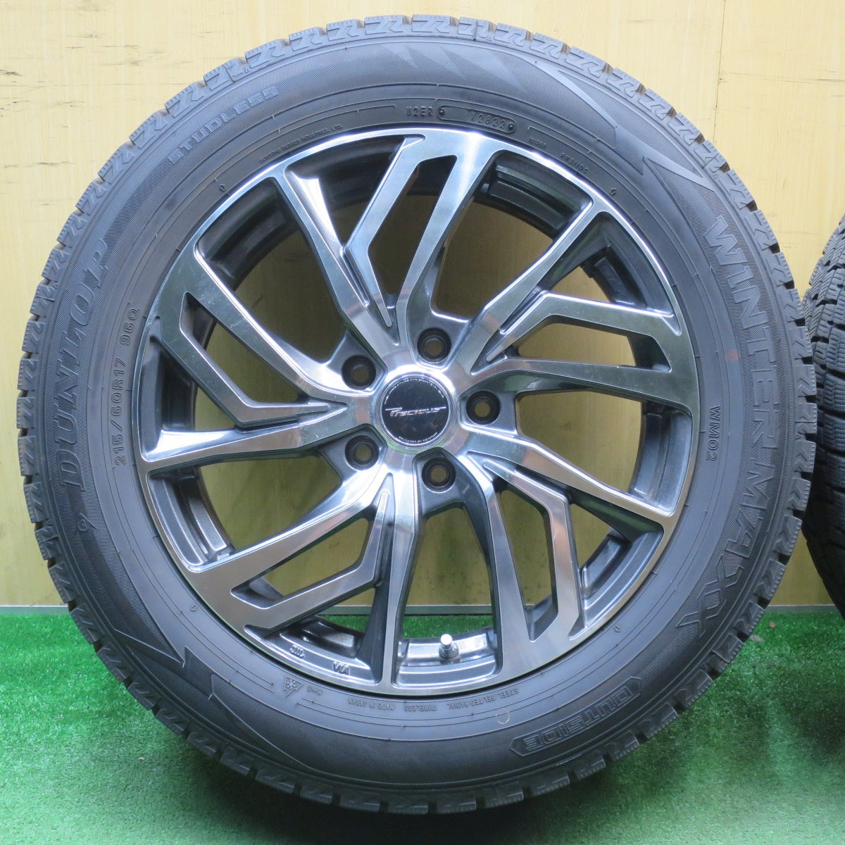 バリ溝！23年！9.5分★スタッドレス 215/60R17 ダンロップ ウインターマックス WM02 Precious C-1 プレシャス 17インチ PCD114.3/5H★6022401NJス