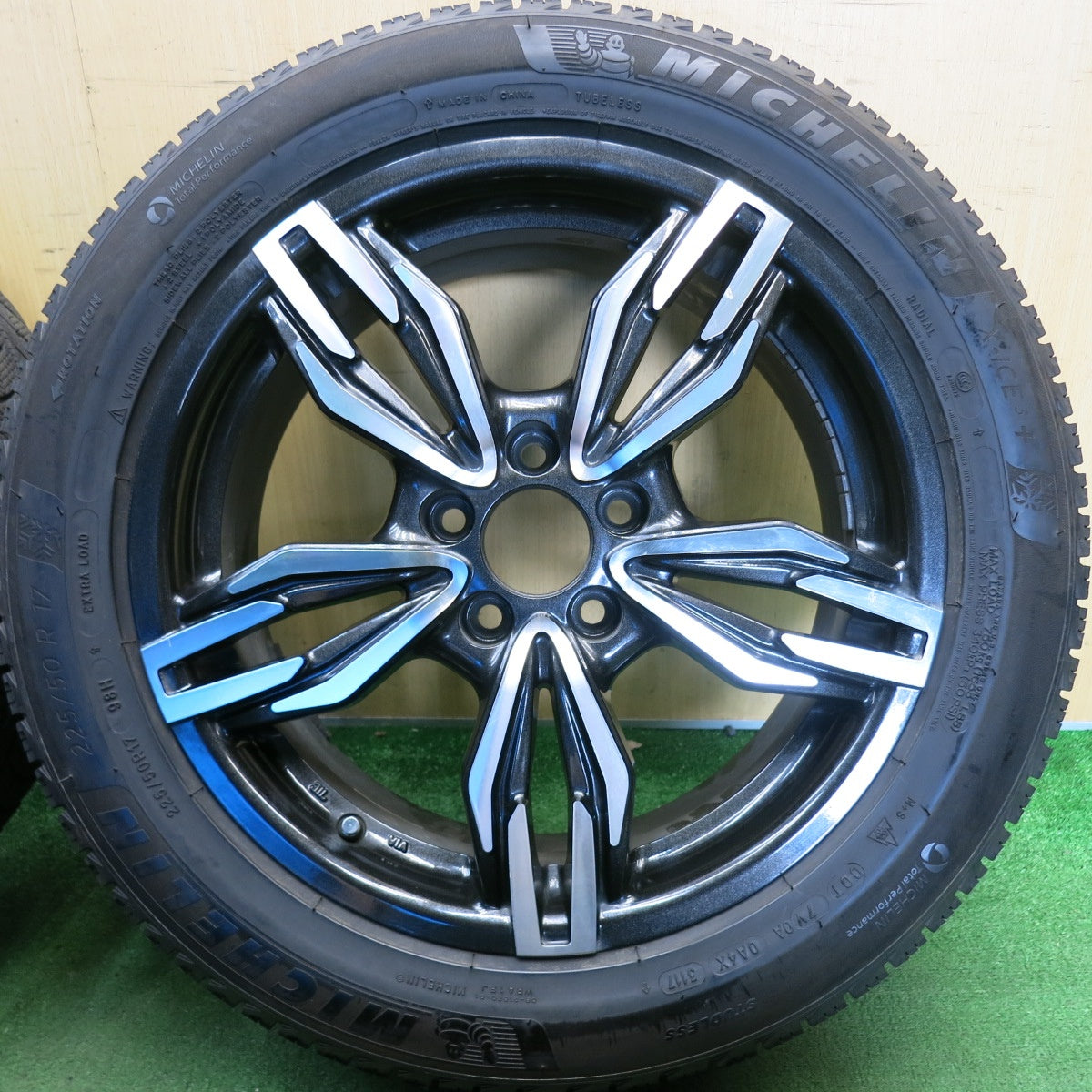 バリ溝！8.5分◎ボルボ 等 Eurobahn VTX 225/50R17 スタッドレス ミシュラン X-ICE3+ ユーロバーン 17インチ PCD108/5H◎6061402HAス