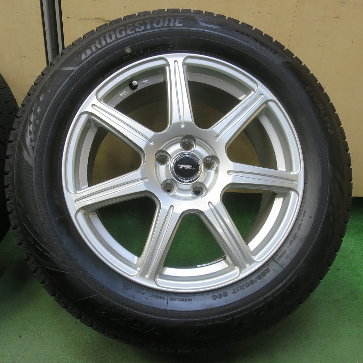バリ溝！22年！キレイ！9.5分以上◎XV フォレスター 等 225/60R17