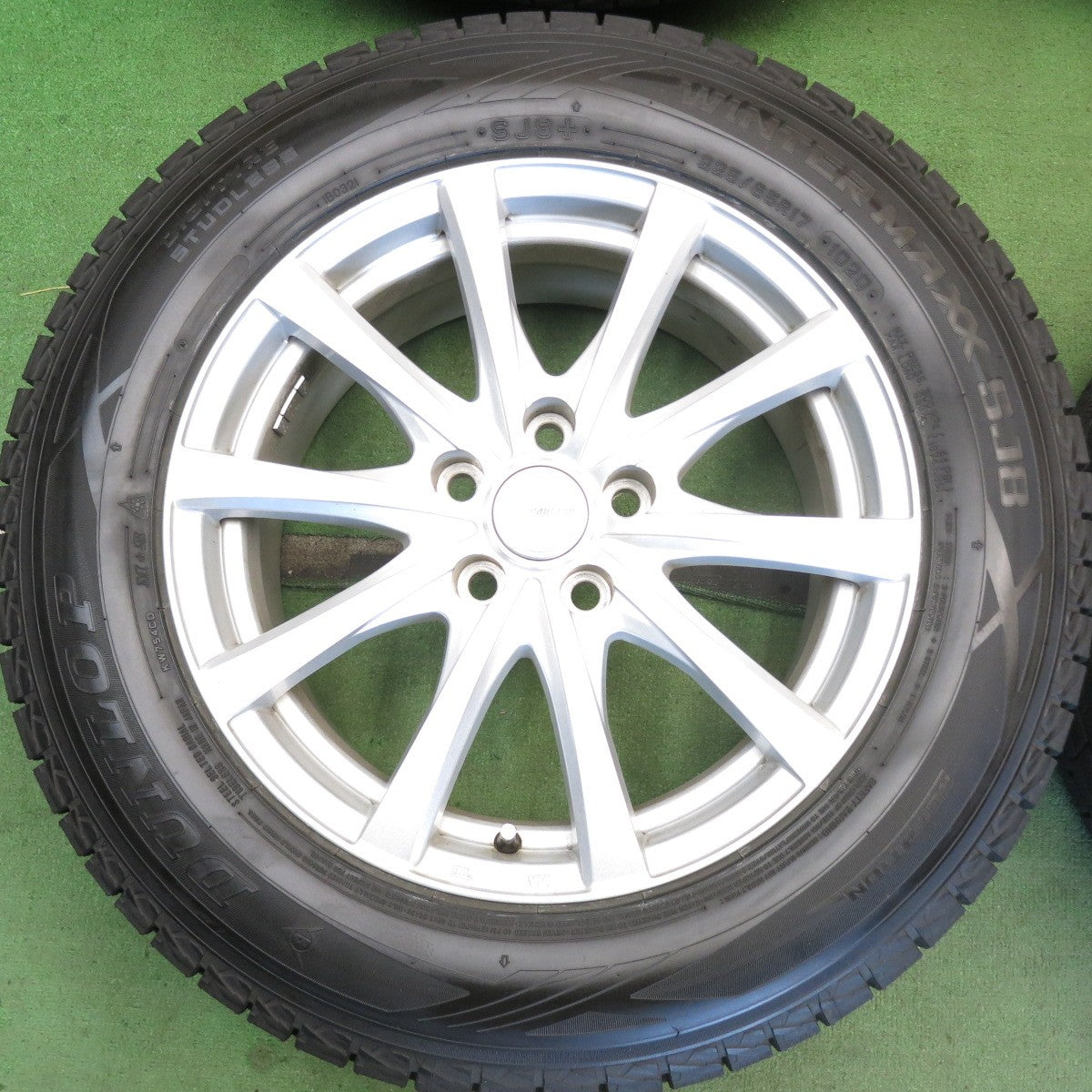 バリ溝！24年！9.5分◎スタッドレス 225/65R17 ダンロップ ウインターマックス SJ8 + ravrion RS01 ラブリオン 17インチ PCD114.3/5H◎6081401HAス