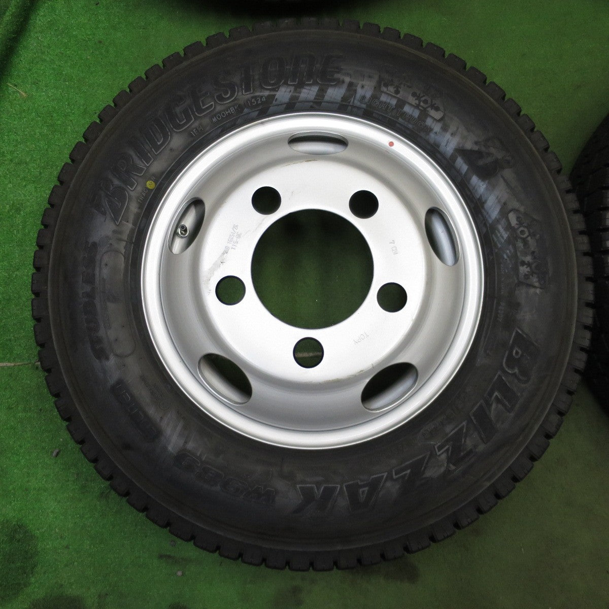 未使用！24年！6本★トラック 205/85R16 117/115N スタッドレス ブリヂストン ブリザック W989 TOPY スチール 115-8C 16インチ PCD208/5H★6052001ナス