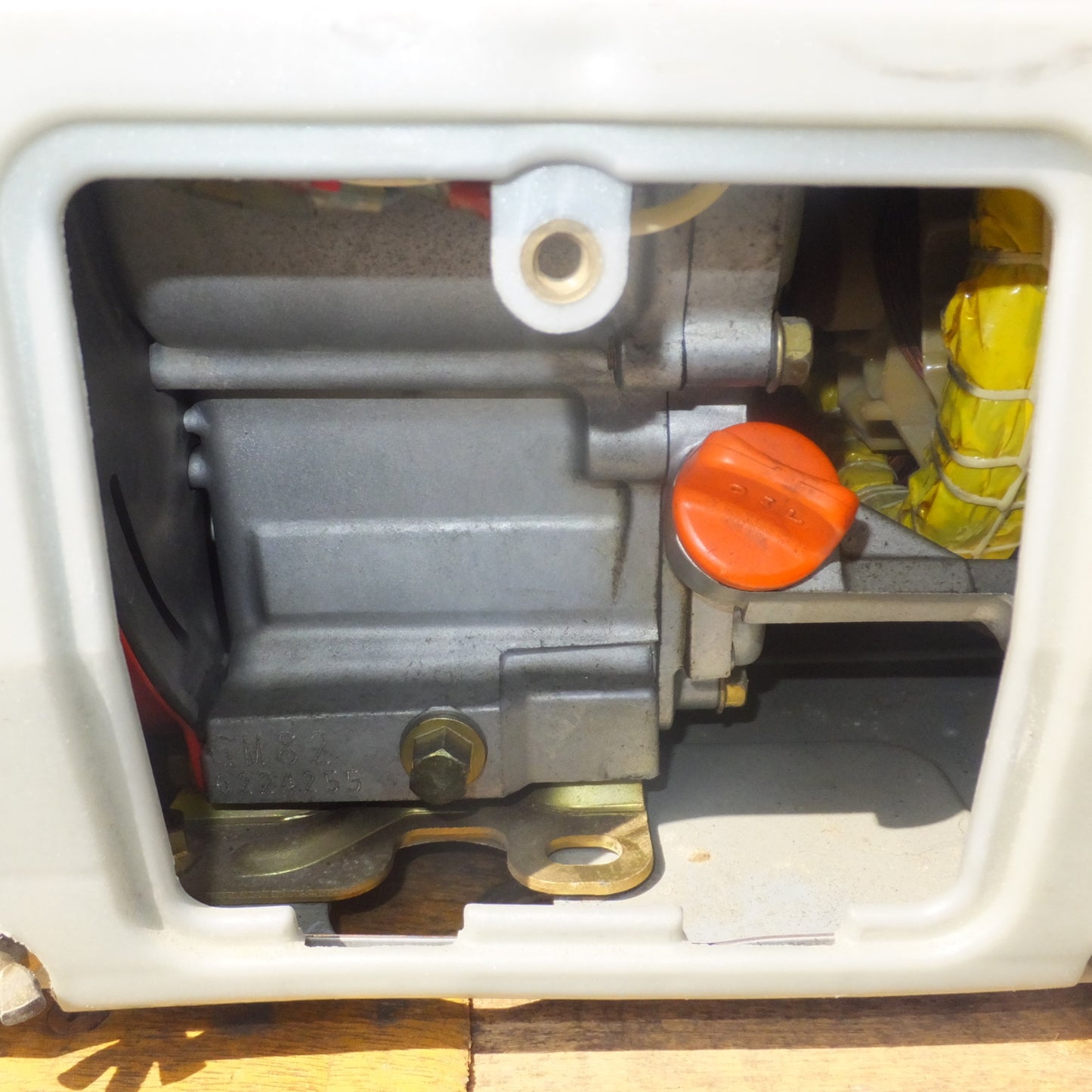 [送料無料] ジャンク★藤原産業 SK11 発電機 PORTABLE GENERATOR SG-1000M　100V 9.0A 900VA 90Hz 単相★