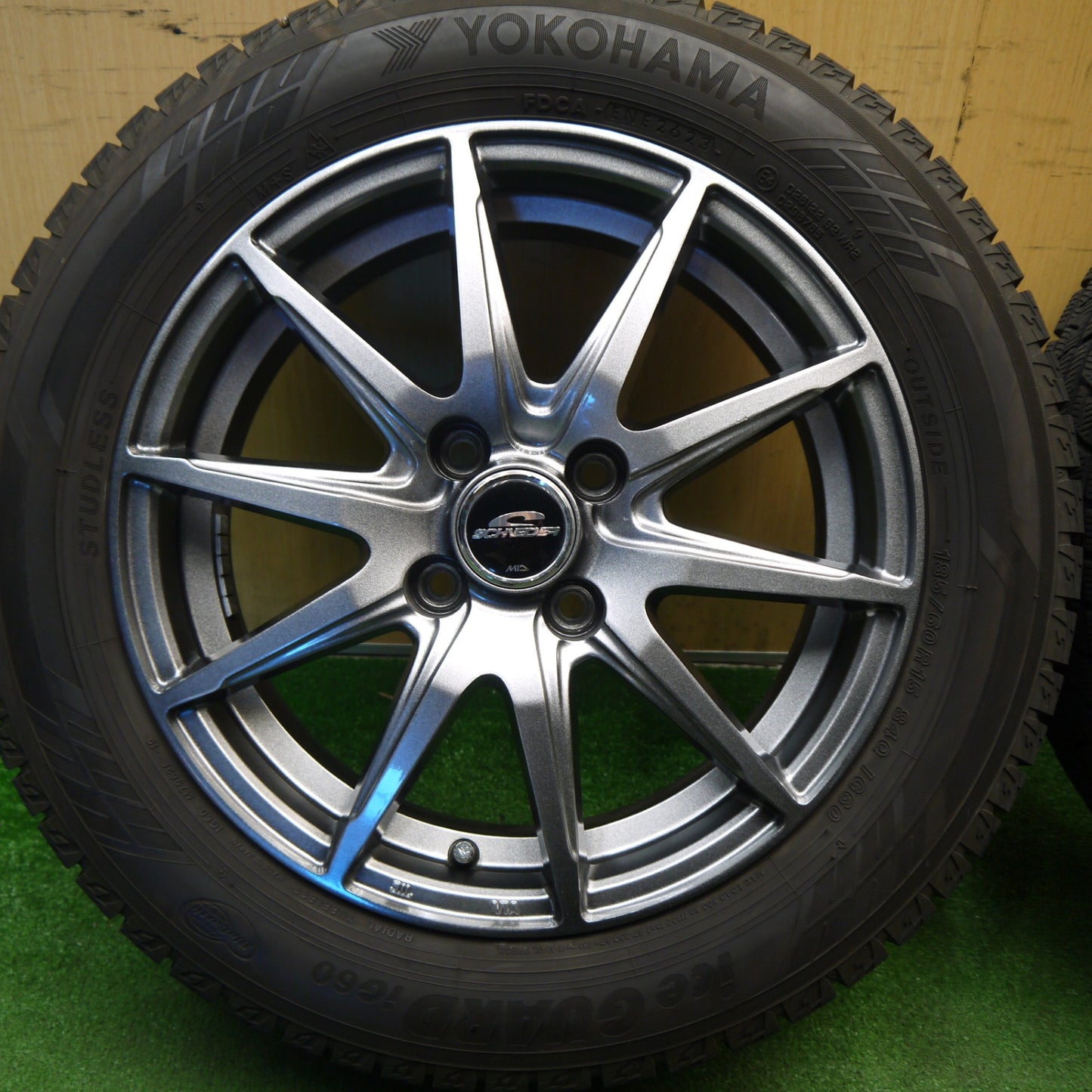 バリ溝！23年！キレイ！9分★スタッドレス 185/60R15 ヨコハマ アイスガード iG60 SCHNEIDER MiD シュナイダー 15インチ PCD100/4H★6030904Hス