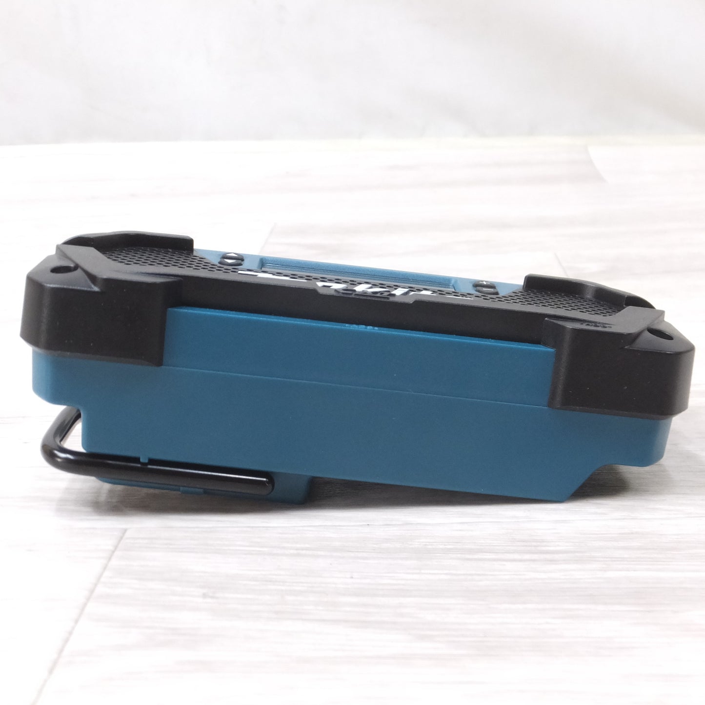 [送料無料] 美品◆マキタ 充電式 ラジオ MR052 本体のみ 10.8V 現場◆