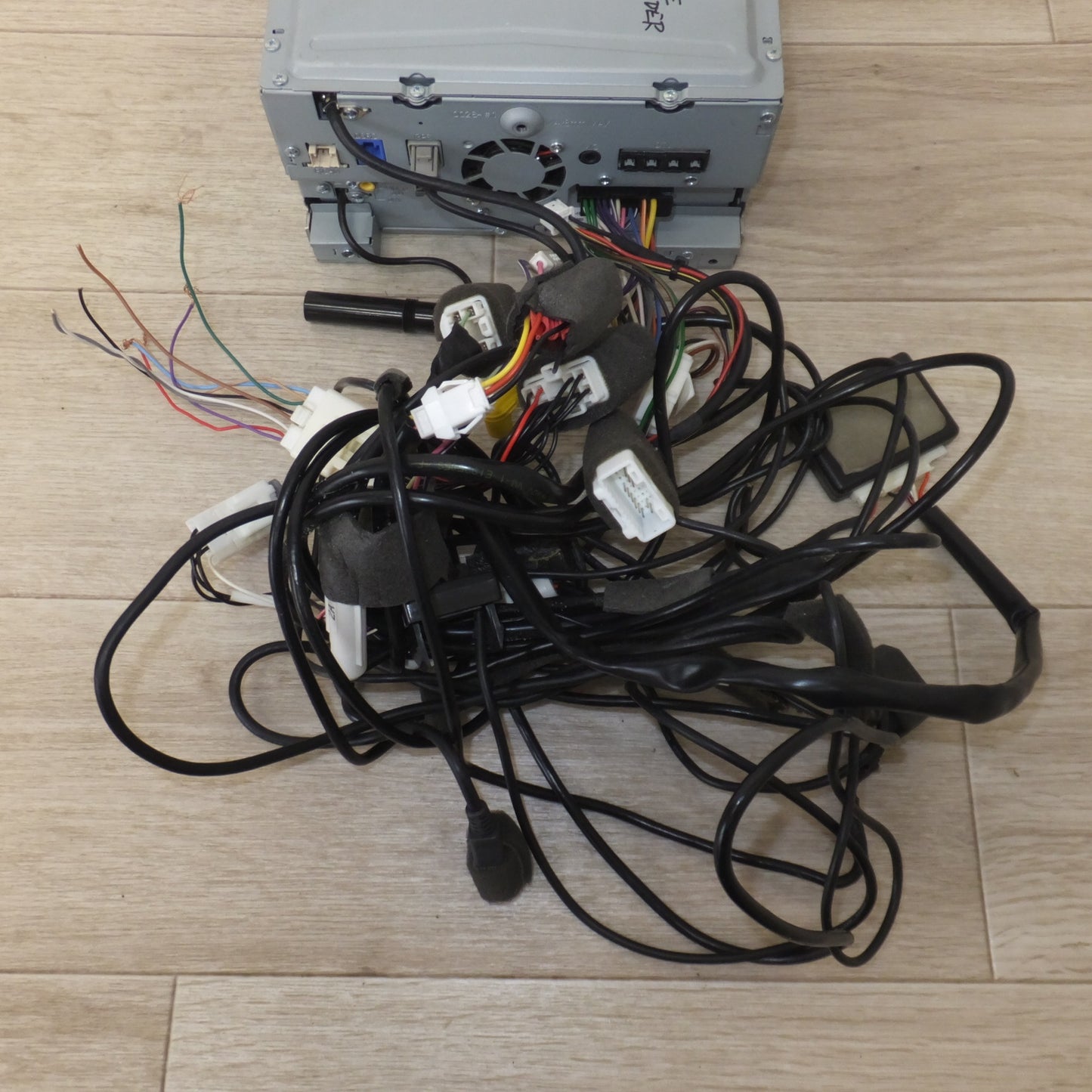 [送料無料] ★ケンウッド製 ダイハツ 純正 ワイド エントリーメモリーナビ NMZK-W68D[37]★