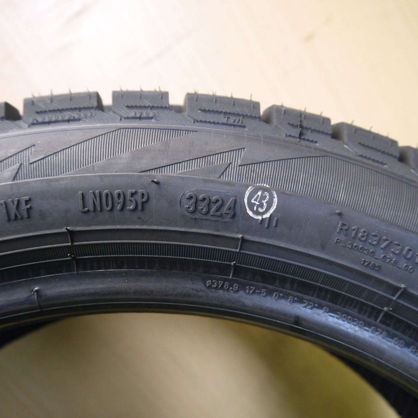 未使用！24年！2本★スタッドレス 165/55R15 ピレリ アイス アシンメトリコ プラス タイヤ 15インチ N-BOX スペーシア タント N-ONE ワゴンR 等★6050806Hスタ