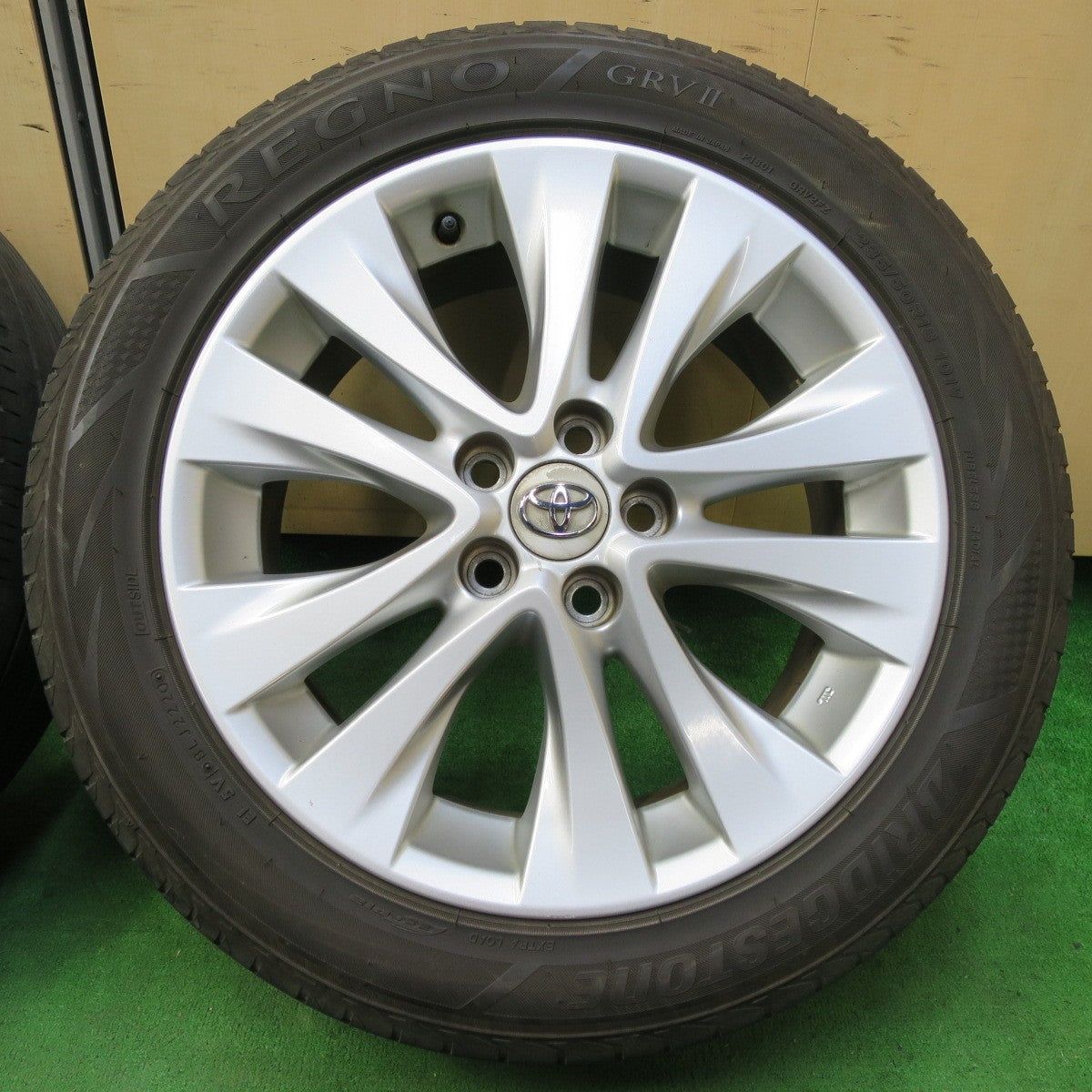 *送料無料* 4本価格！20年★トヨタ 20系 アルファード ヴェルファイア 純正 235/50R18 ブリヂストン レグノ GRV2 PCD114.3/5H★4080101イノ