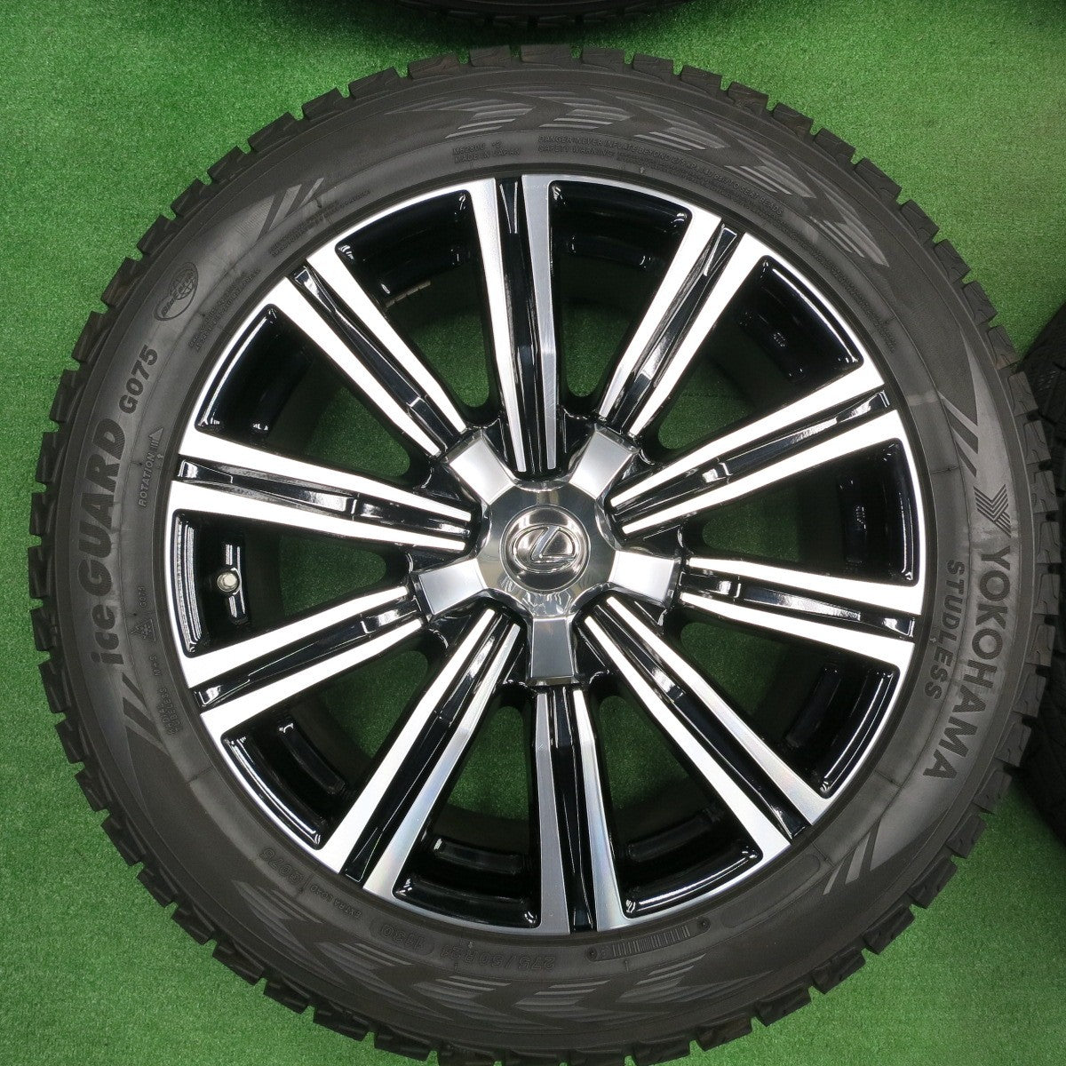[送料無料] センサー付！バリ溝！21年！キレイ！9.5分★レクサス LX 純正 275/50R21 スタッドレス ヨコハマ アイスガード G075 21インチ PCD150/5H★4112301TNス