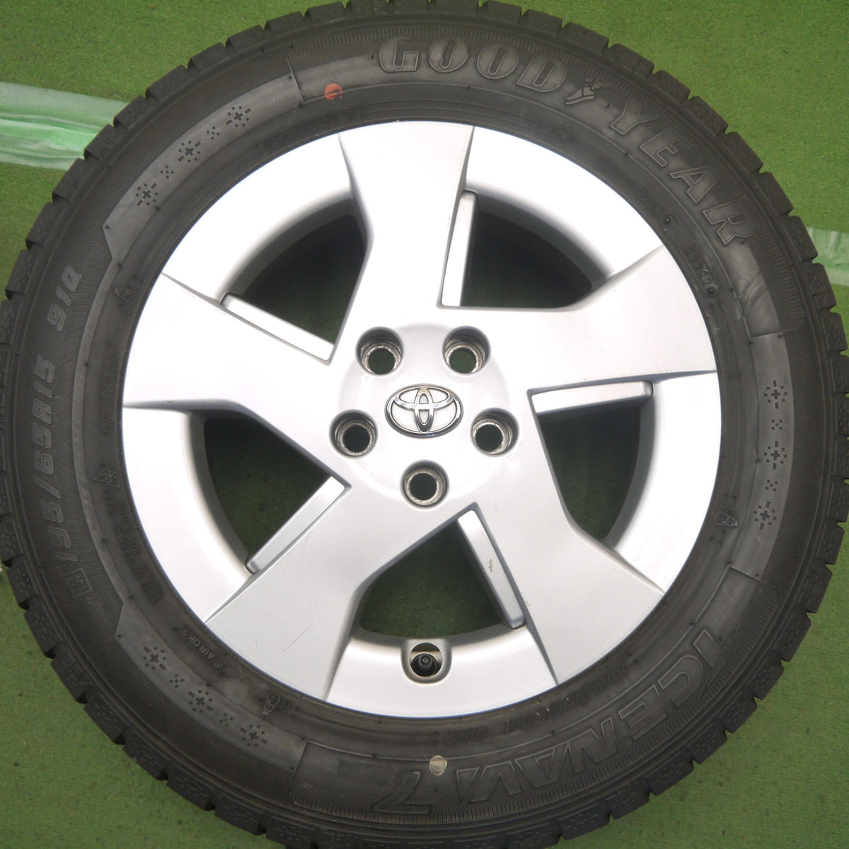 バリ溝！22年！9分◎トヨタ 30系 プリウス 純正 195/65R15 スタッドレス グッドイヤー アイスナビ7 15インチ PCD100/5H◎6091403Hス