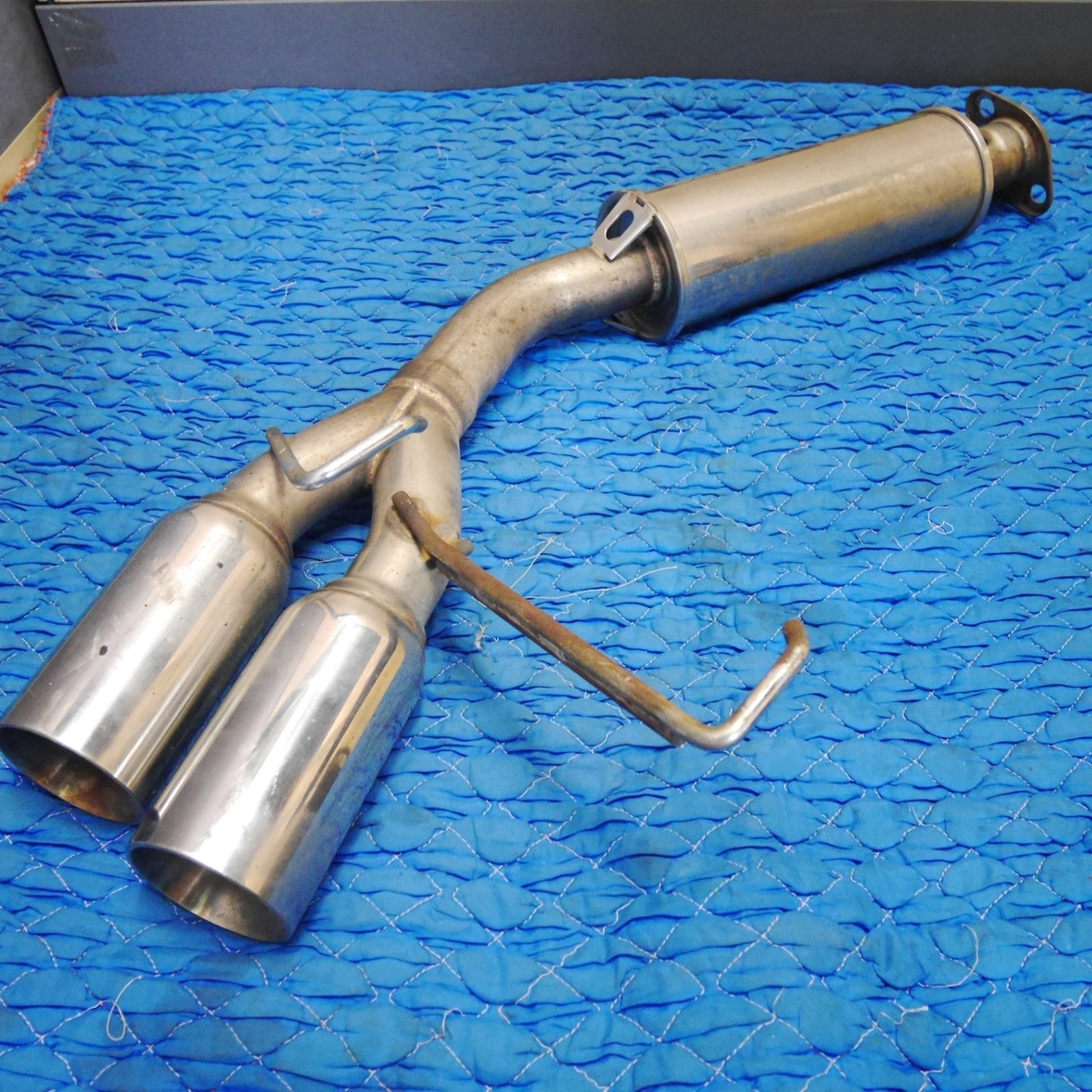 [送料無料] ☆ホンダ GD3 フィット 1.3Lモデル 全グレード 4WD除く 社外 マフラー 排気 カー パーツ メーカー 不明☆