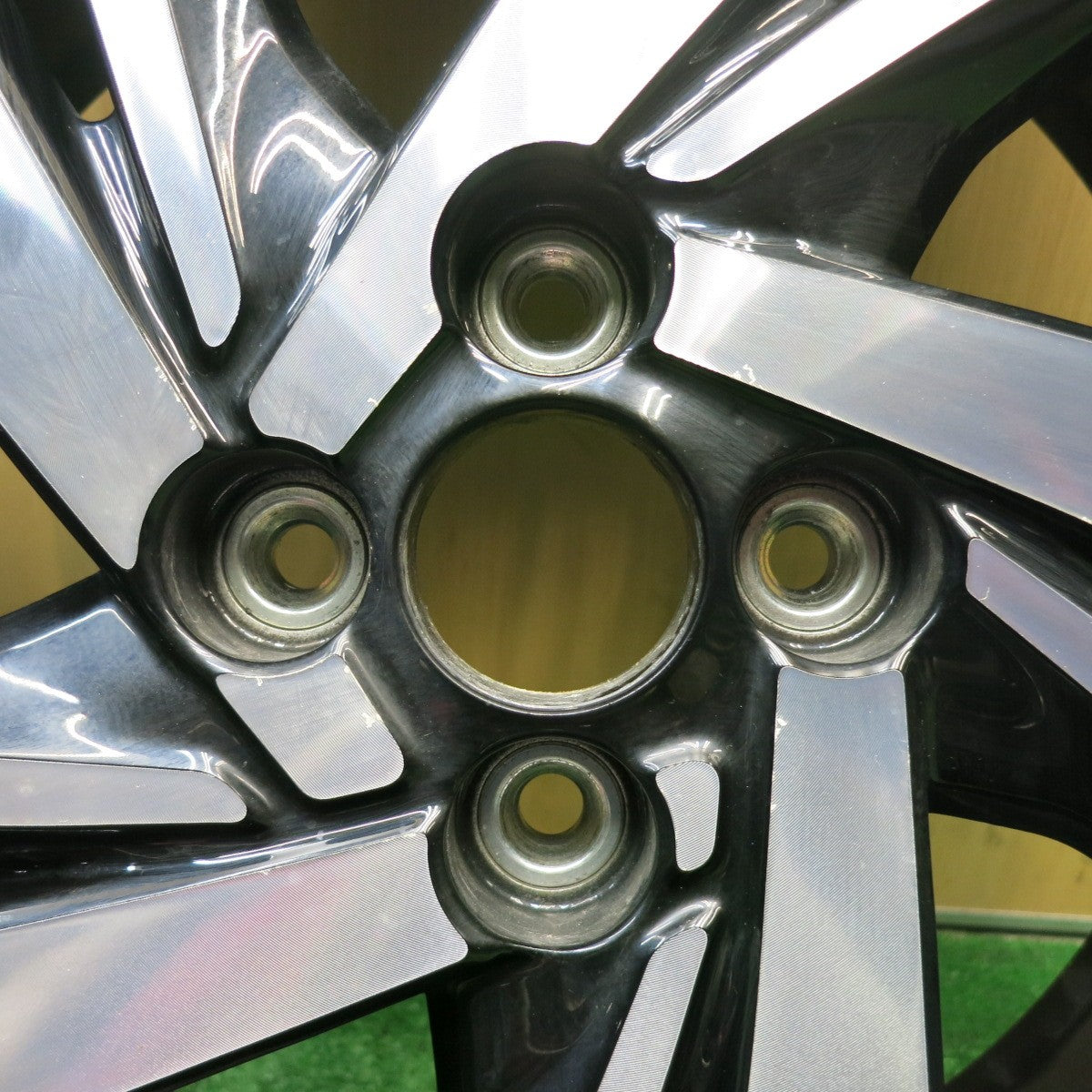 バリ溝！9.5分★トヨタ ライズ ダイハツ ロッキー 純正 195/60R17 スタッドレス ブリヂストン ブリザック VRX3 17インチ PCD100/4H★6042306HAス