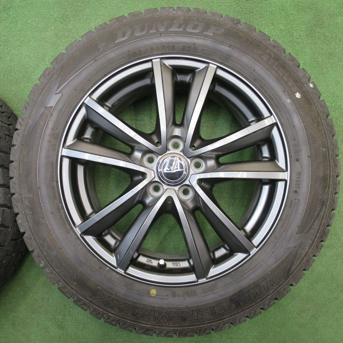 バリ溝！9.5分★レガシィ エクシーガ 等 205/60R16 スタッドレス ダンロップ ウインターマックス WM02 NIRVANA NV ニルヴァーナ ニルバーナ 16インチ PCD100/5H★6021805NJス