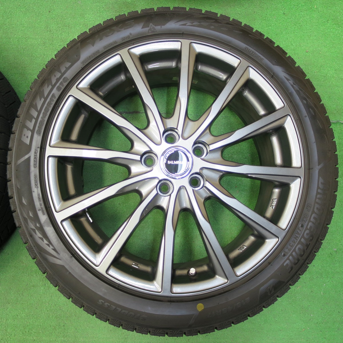 *送料無料* バリ溝！21年！キレイ！9.5分★プリウス等 215/45R17 スタッドレス ブリヂストン ブリザック VRX3 BALMINUM バルミナ PCD100/5H★4060803イス