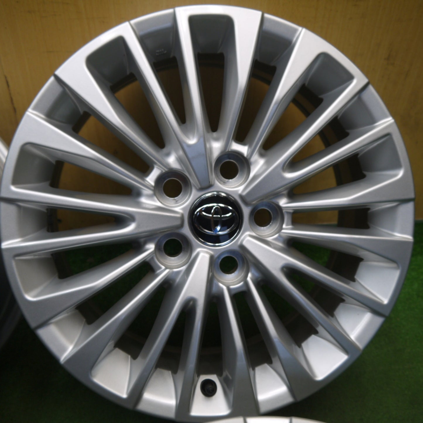 新車外し★トヨタ 40系 アルファード 純正 ホイール 17インチ 17×6.5J PCD120/5H★6070102KKホ