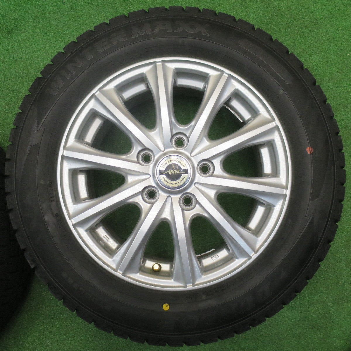 バリ溝！24年！キレイ！ほぼ10分★スタッドレス 195/65R15 ダンロップ ウインターマックス WM02 AXEL アクセル 15インチ PCD114.3/5H★5111204NJス