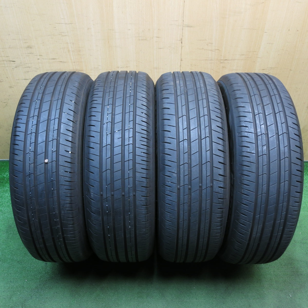 バリ溝！24年！9.5分◎225/60R18 トーヨー プロクセス Comfort コンフォート 18インチ タイヤ 40系 アルファード ハリアー RAV4 等◎6092308KKノタ