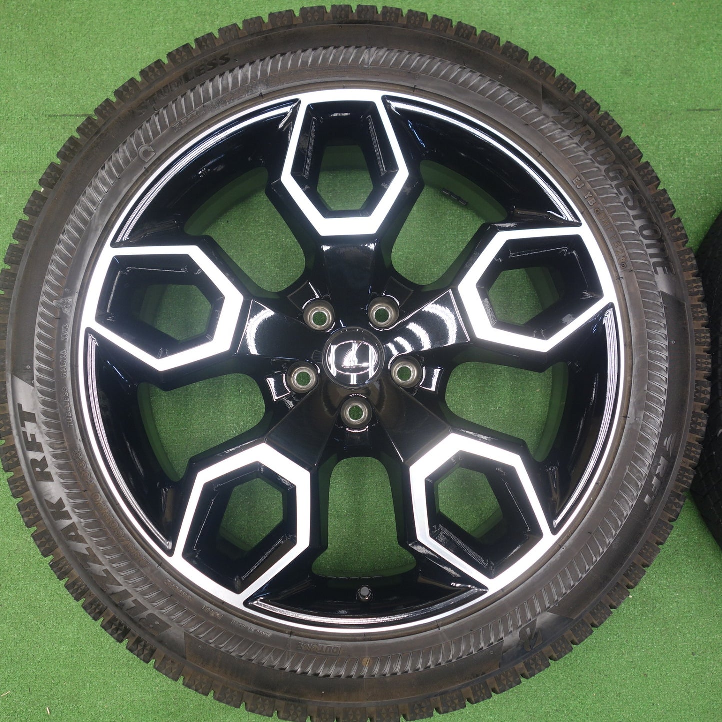 バリ溝！23年！キレイ！9分★レクサス NX 純正 OP ENKEI 235/50R20 スタッドレス ブリヂストン ブリザック RFT 20インチ エンケイ PCD114.3/5H★6051804KTス