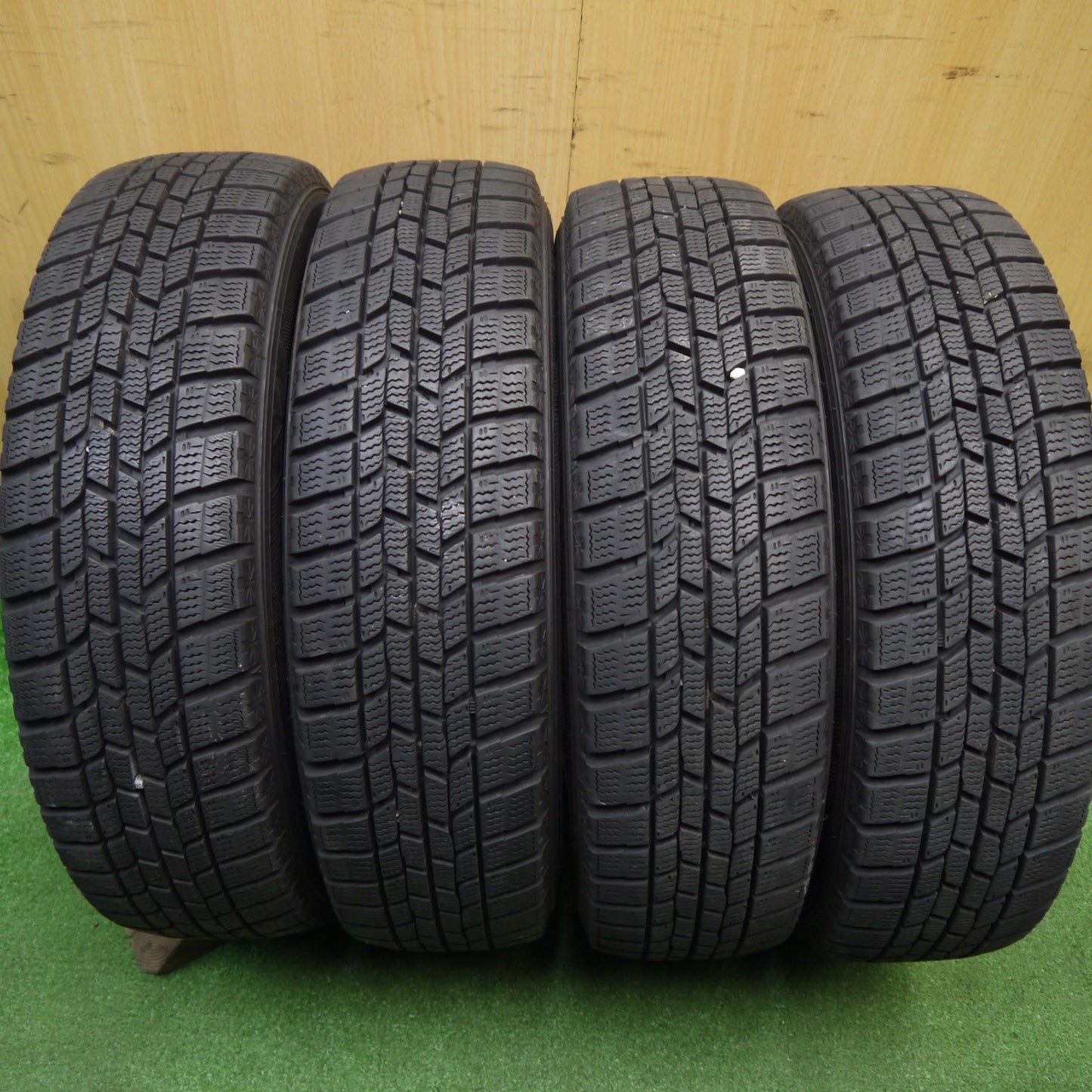 バリ溝！キレイ！9.5分以上★スタッドレス 155/65R14 グッドイヤー アイスナビ6 Club Family クラブファミリー 14インチ PCD100/4H★5120210Hス