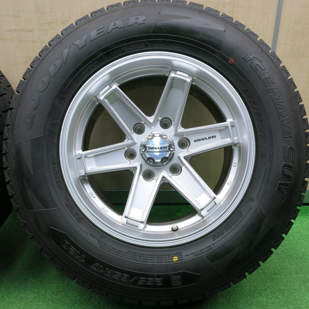 バリ溝！22年！キレイ！ほぼ10分★スタッドレス 265/65R17 グッドイヤー アイスナビ SUV KEELER キーラー 17インチ PCD139.7/6H★4111502HAス