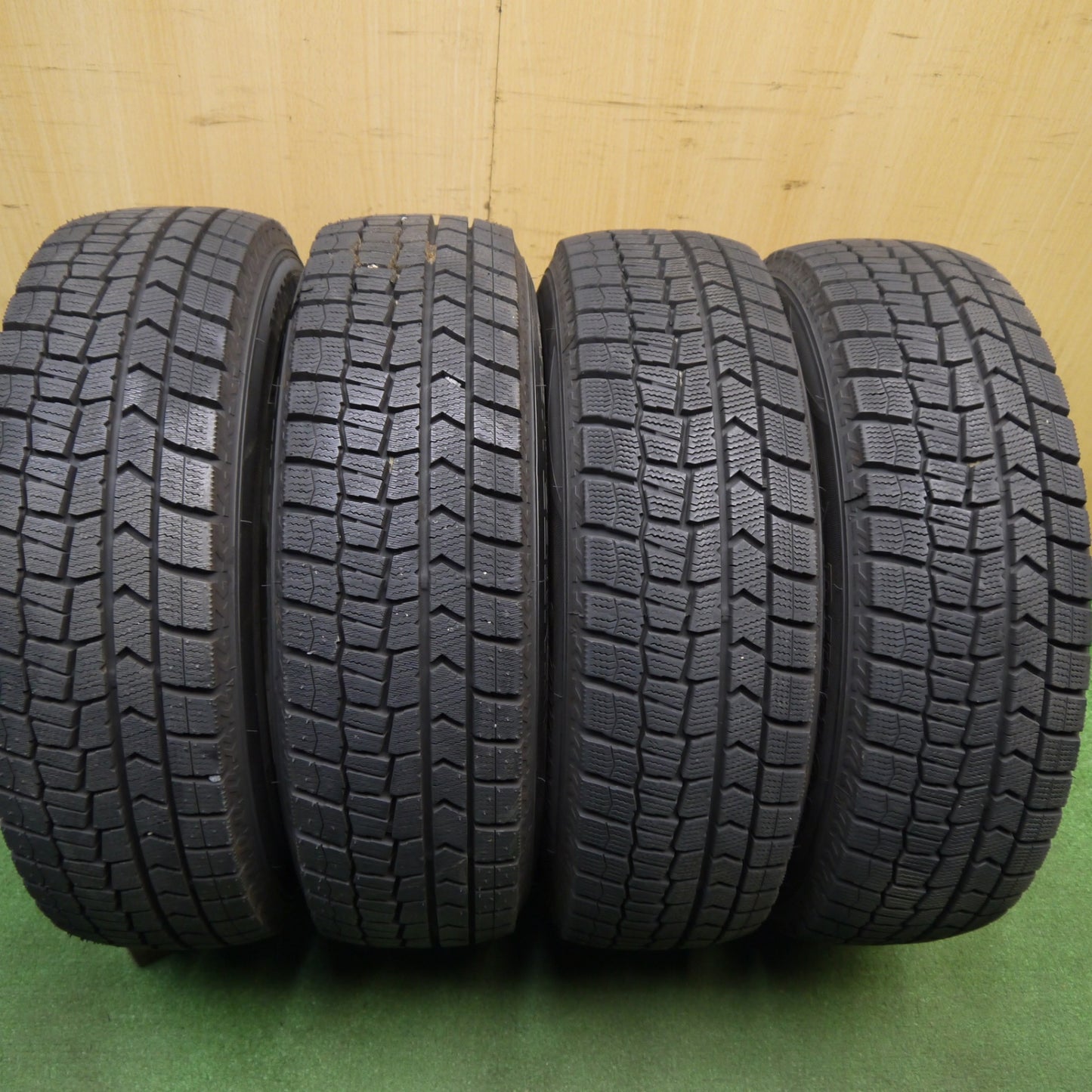 バリ溝！24年！キレイ！ほぼ10分★スタッドレス 185/70R14 ダンロップ ウインターマックス WM02 JOKER ジョーカー 14インチ PCD100/4H★6013004Hス